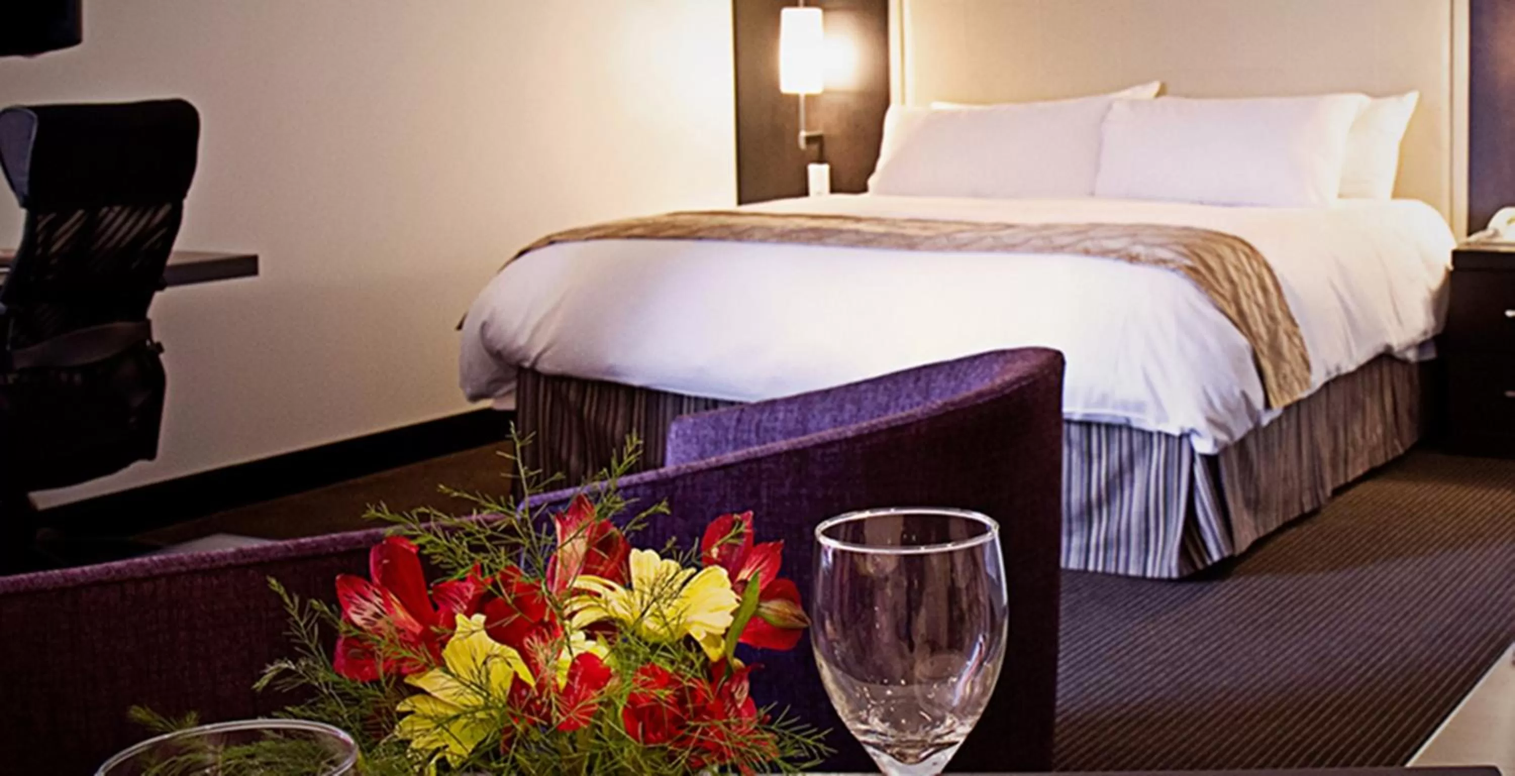 Bed in Hotel Ruby Foo's