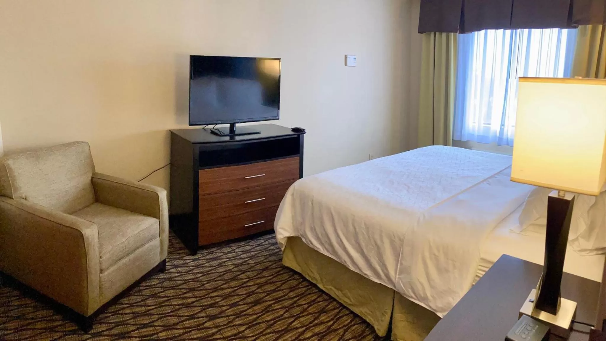 Photo of the whole room, Bed in Holiday Inn Express Hotel & Suites Edmond by IHG