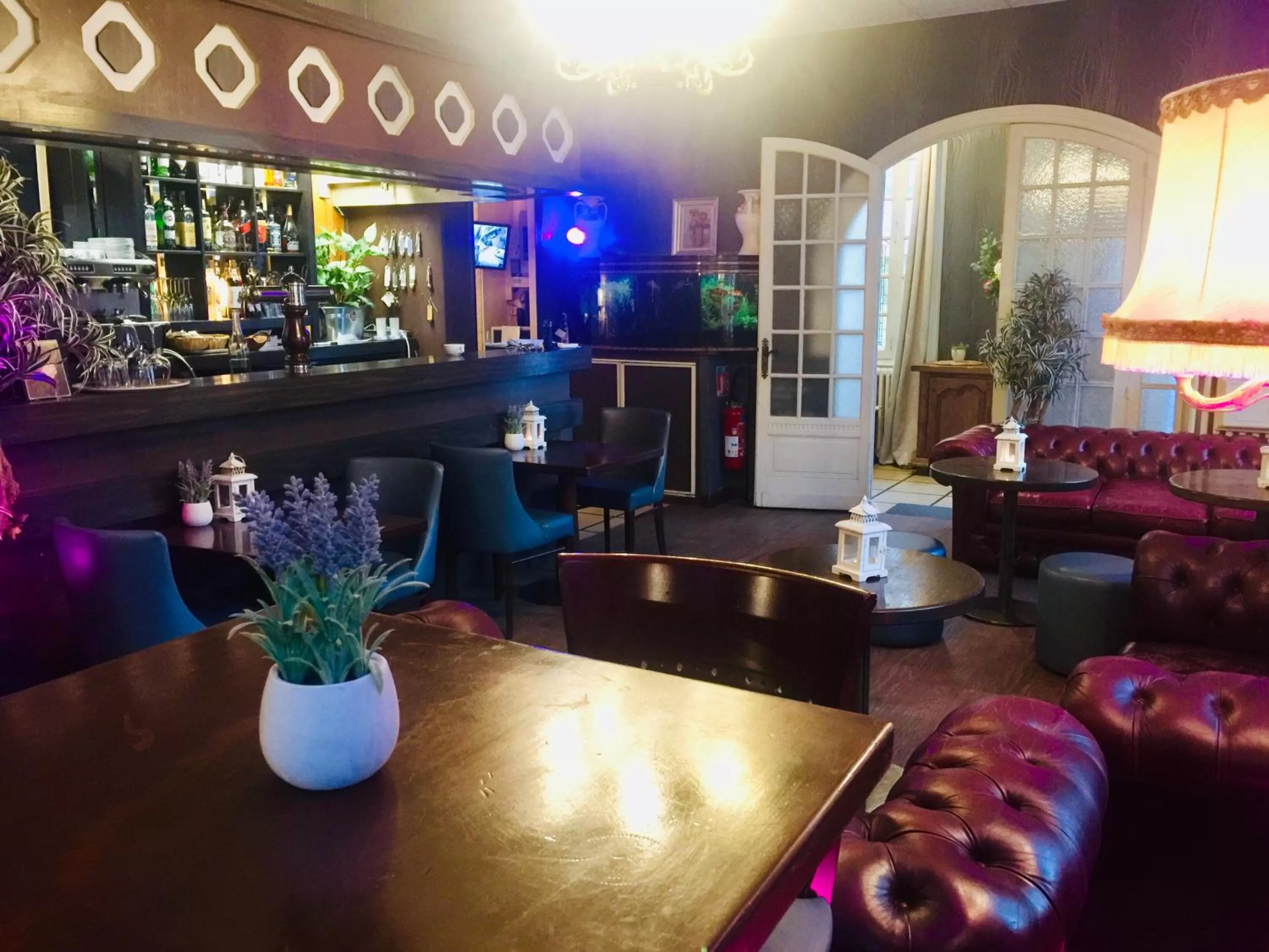 Restaurant/places to eat in Le Cheval Blanc