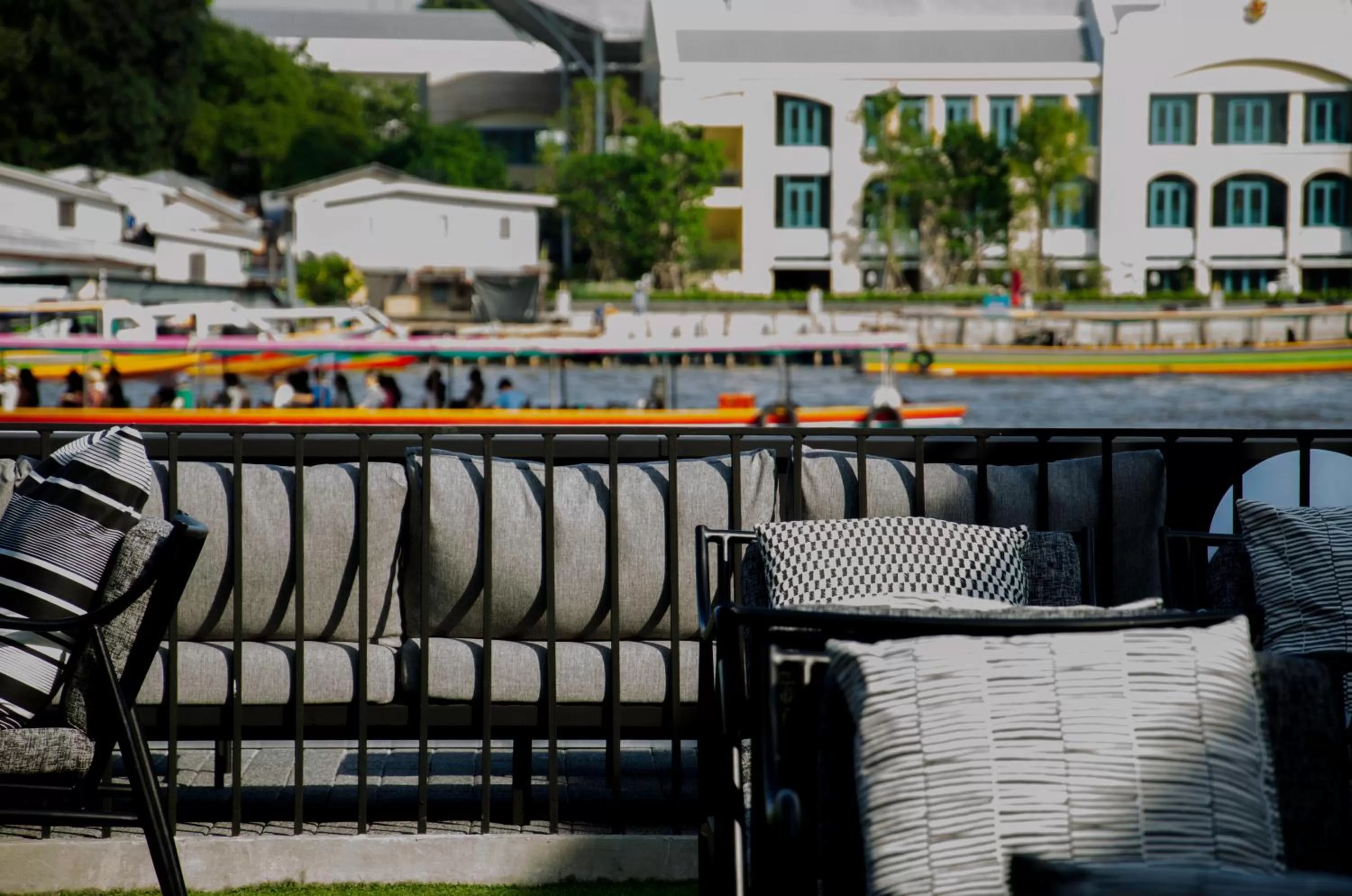 Restaurant/places to eat in Theatre Residence