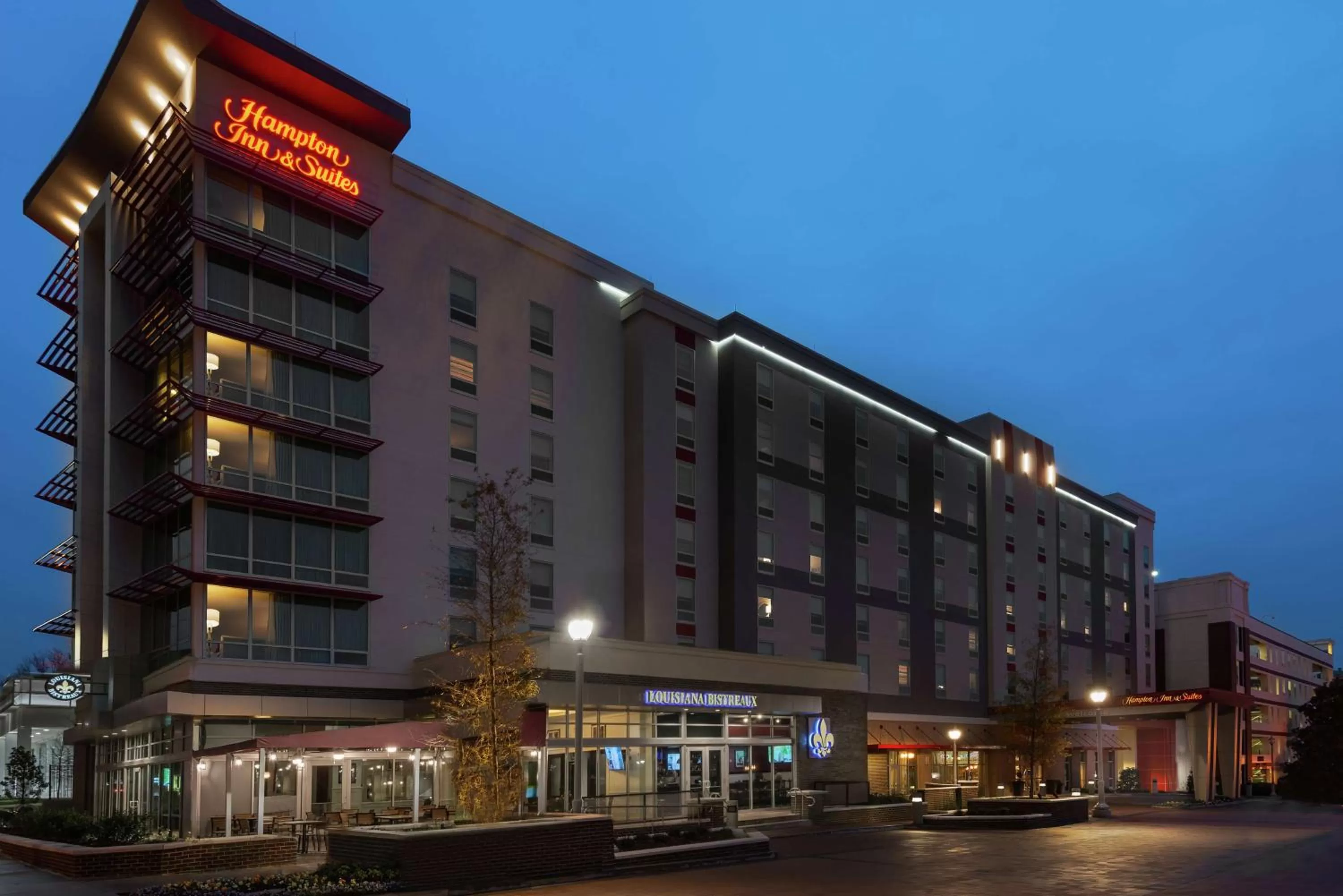 Property building in Hampton Inn & Suites Atlanta Buckhead Place