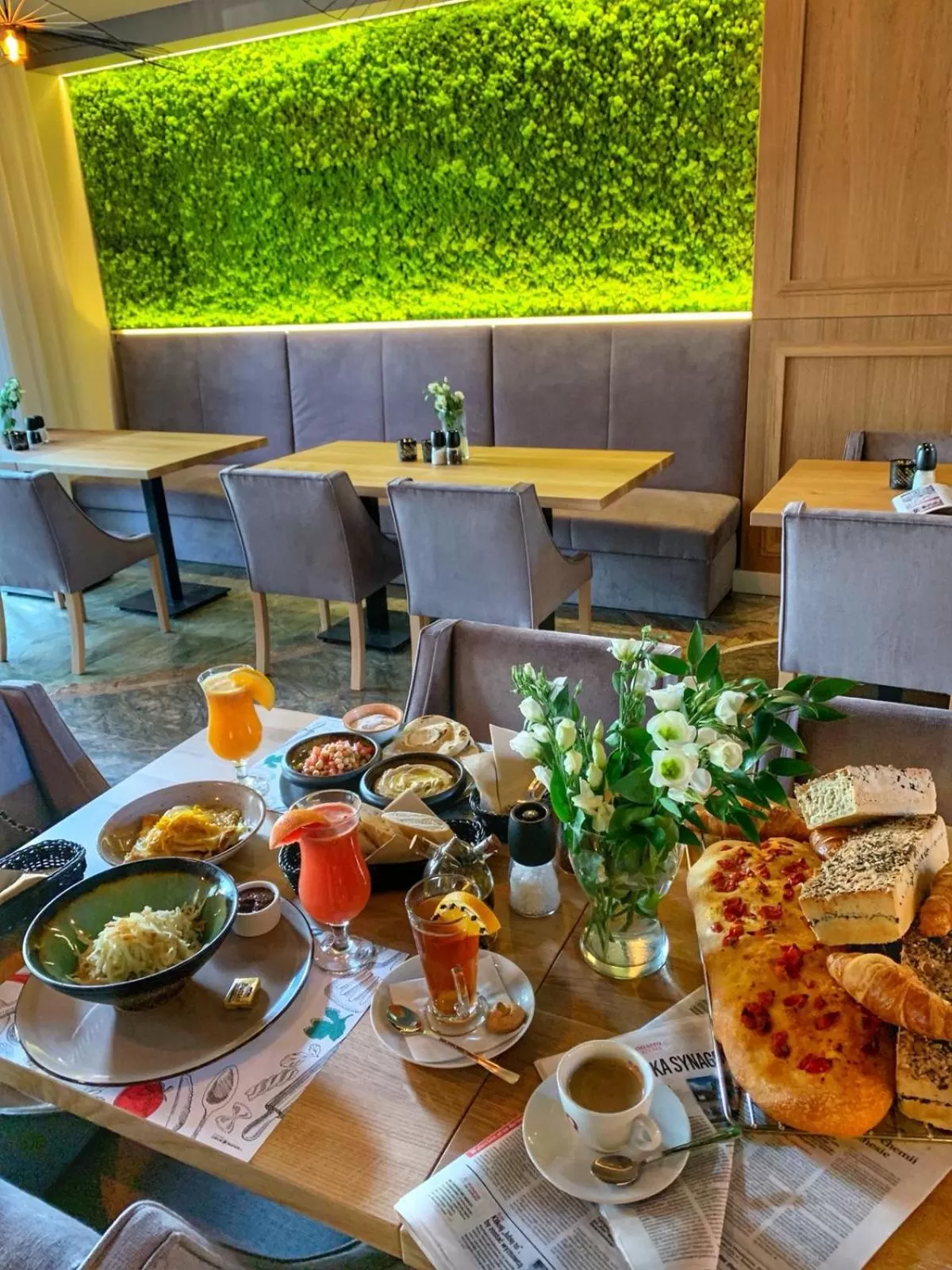 Breakfast in Villa Palladium