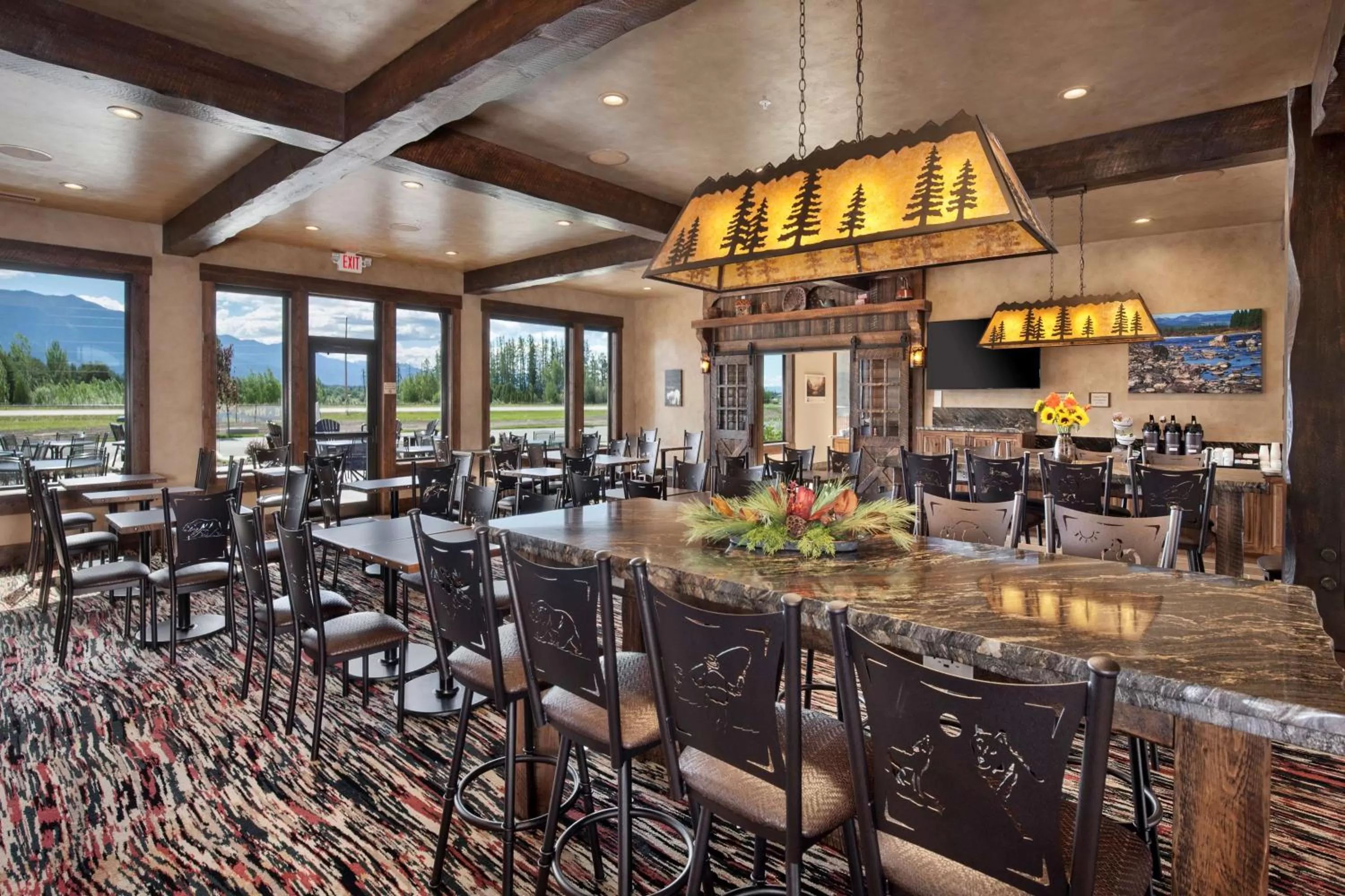 Restaurant/places to eat in Glacier International Lodge