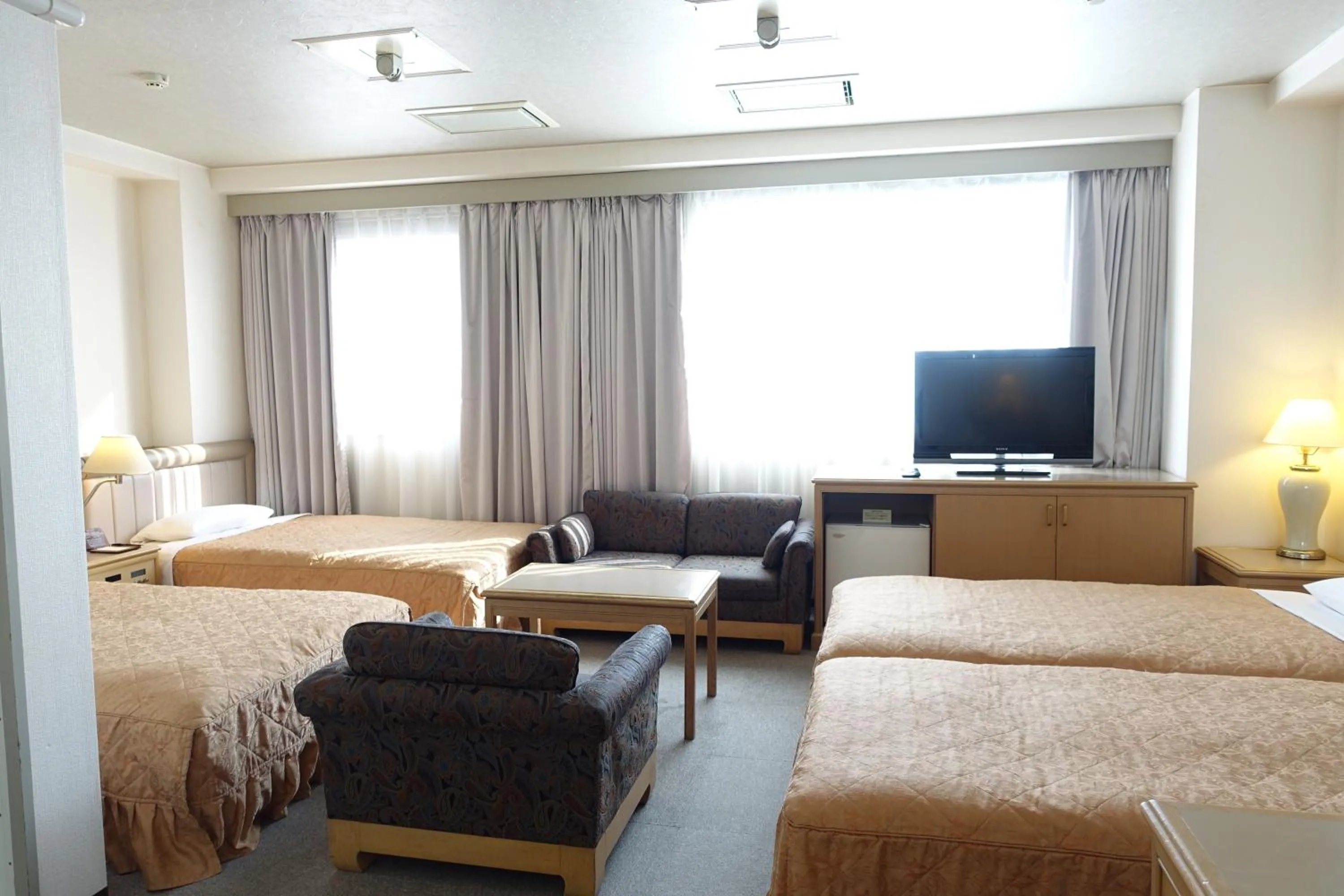 Bed in Urayasu Beaufort Hotel