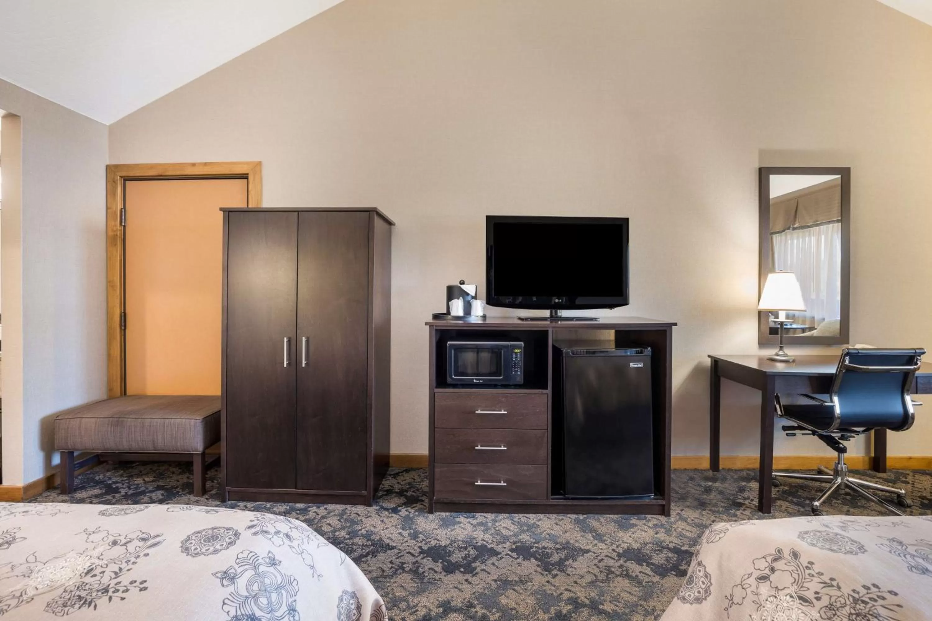 Bedroom, Bed in Best Western Windsor Inn