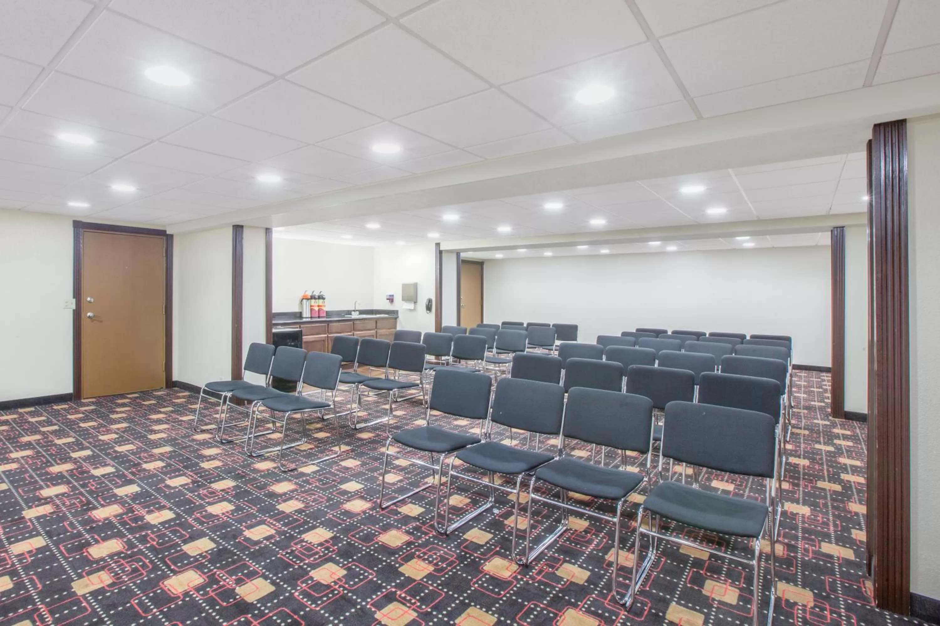 Banquet/Function facilities in Ramada by Wyndham Tulsa