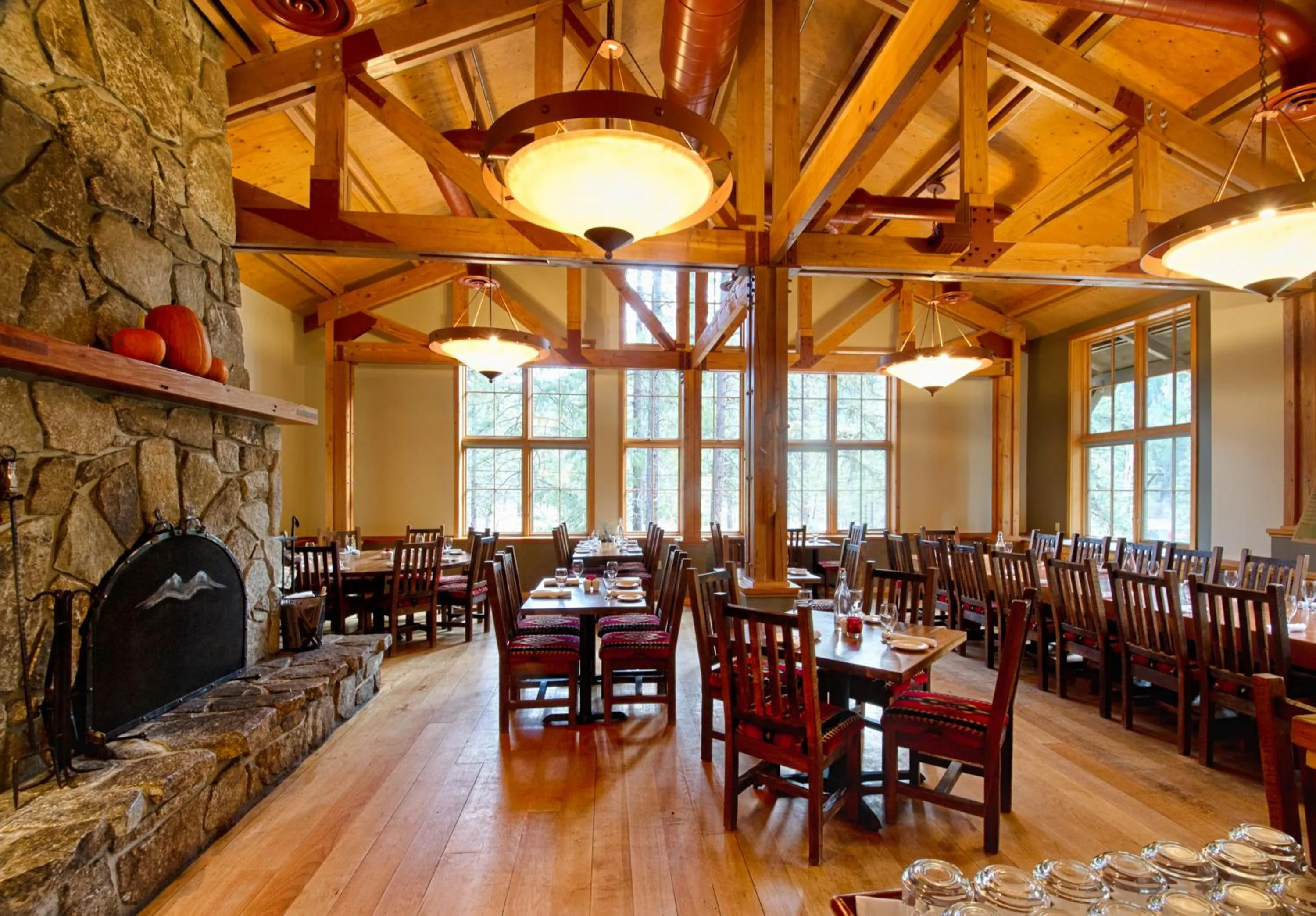 Restaurant/places to eat in Sleeping Lady Mountain Resort