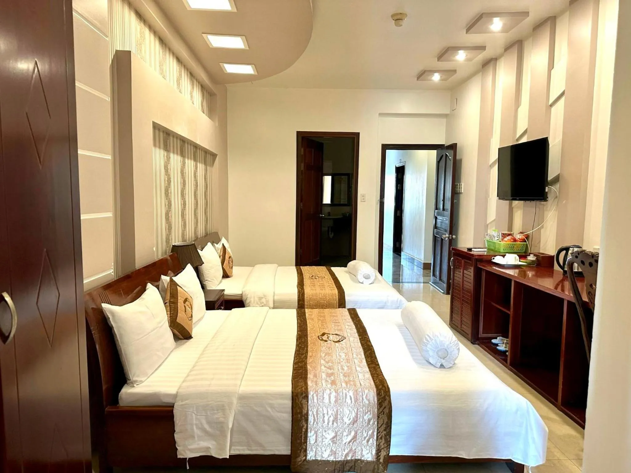 Photo of the whole room, Bed in Phuc Hung Hotel