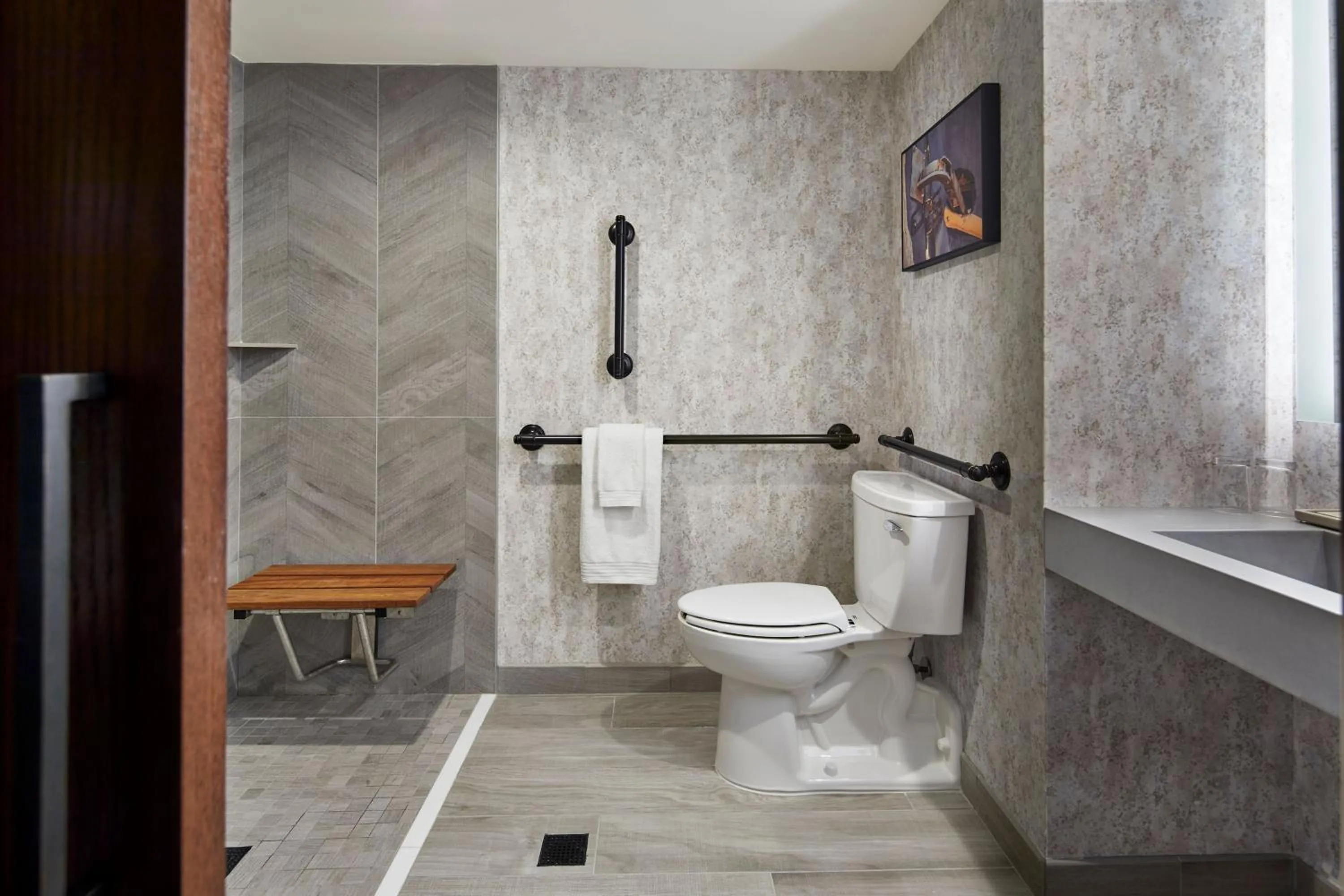 Bathroom in Renaissance Mobile Riverview Plaza Hotel