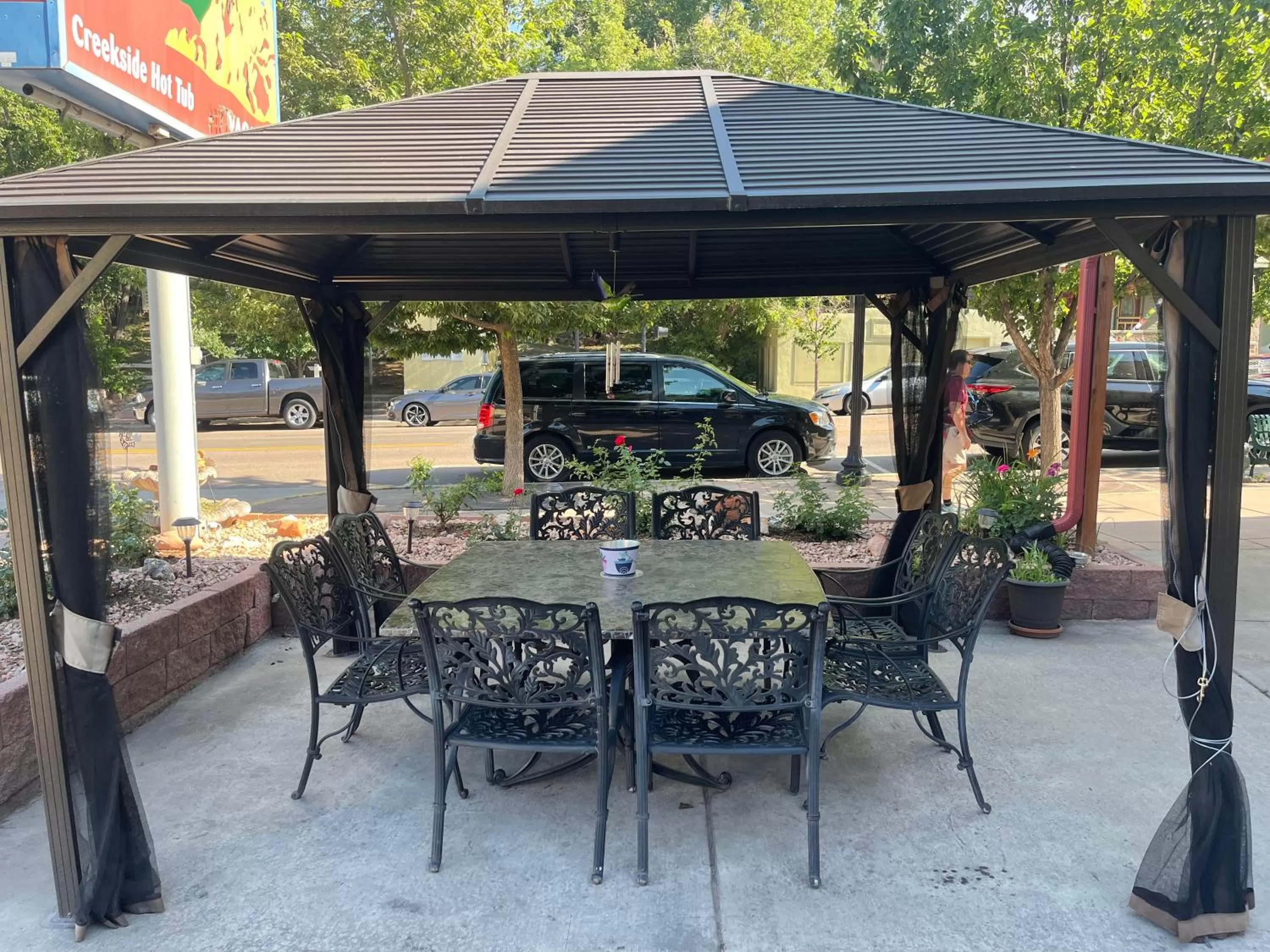 BBQ Facilities in Pikes Peak Inn