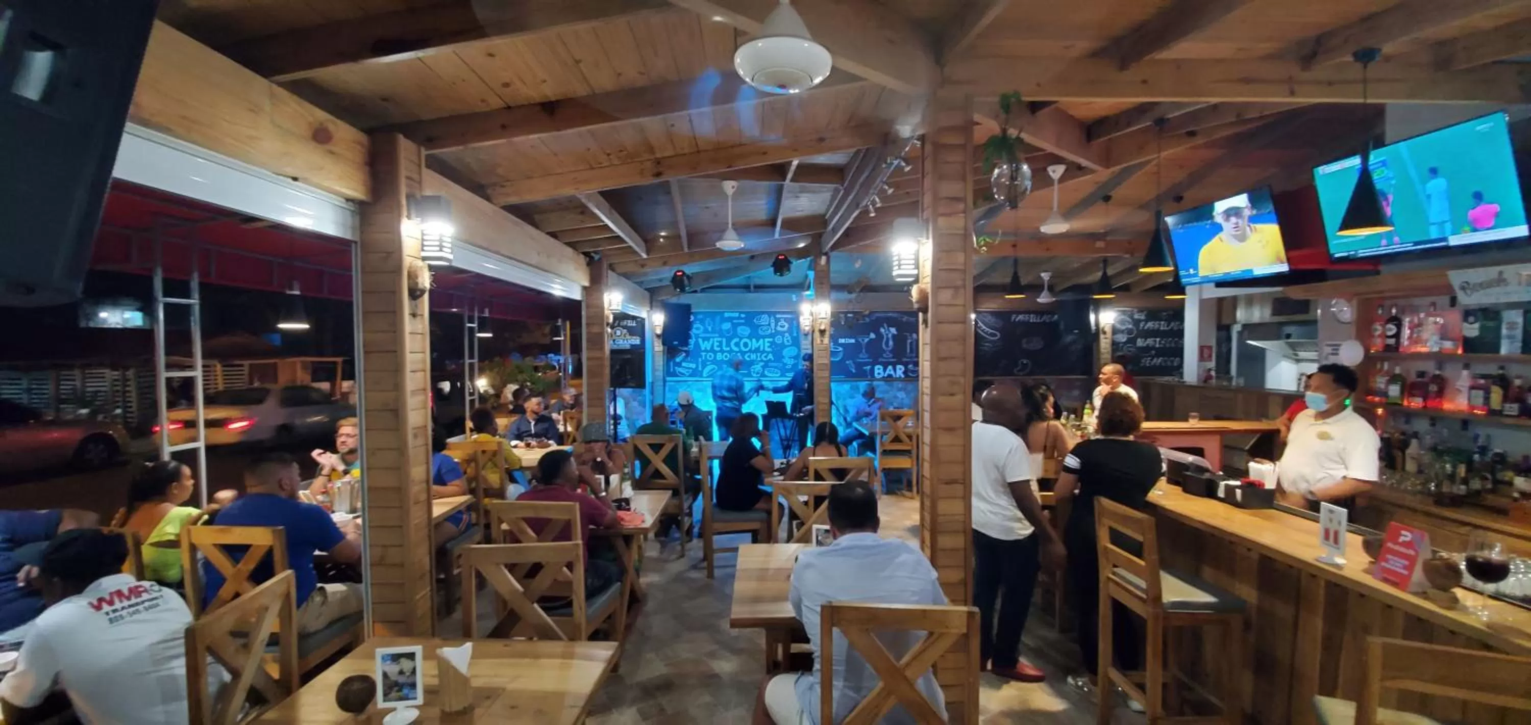 Restaurant/places to eat in Boca Grande Hotel Suites