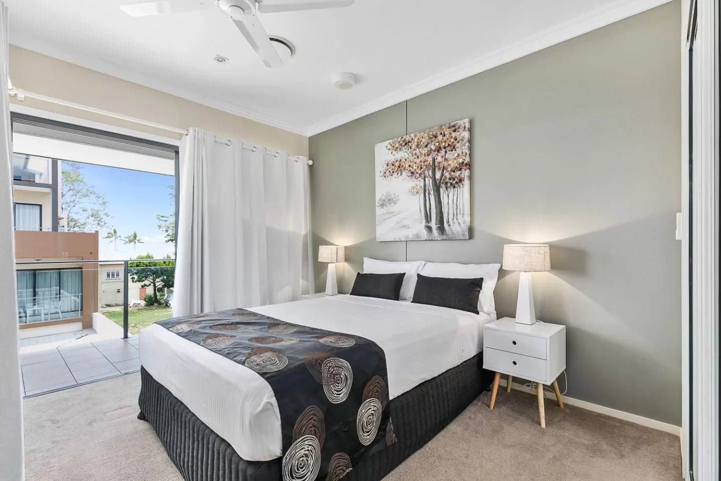 Bedroom, Bed in Eden by the Bay