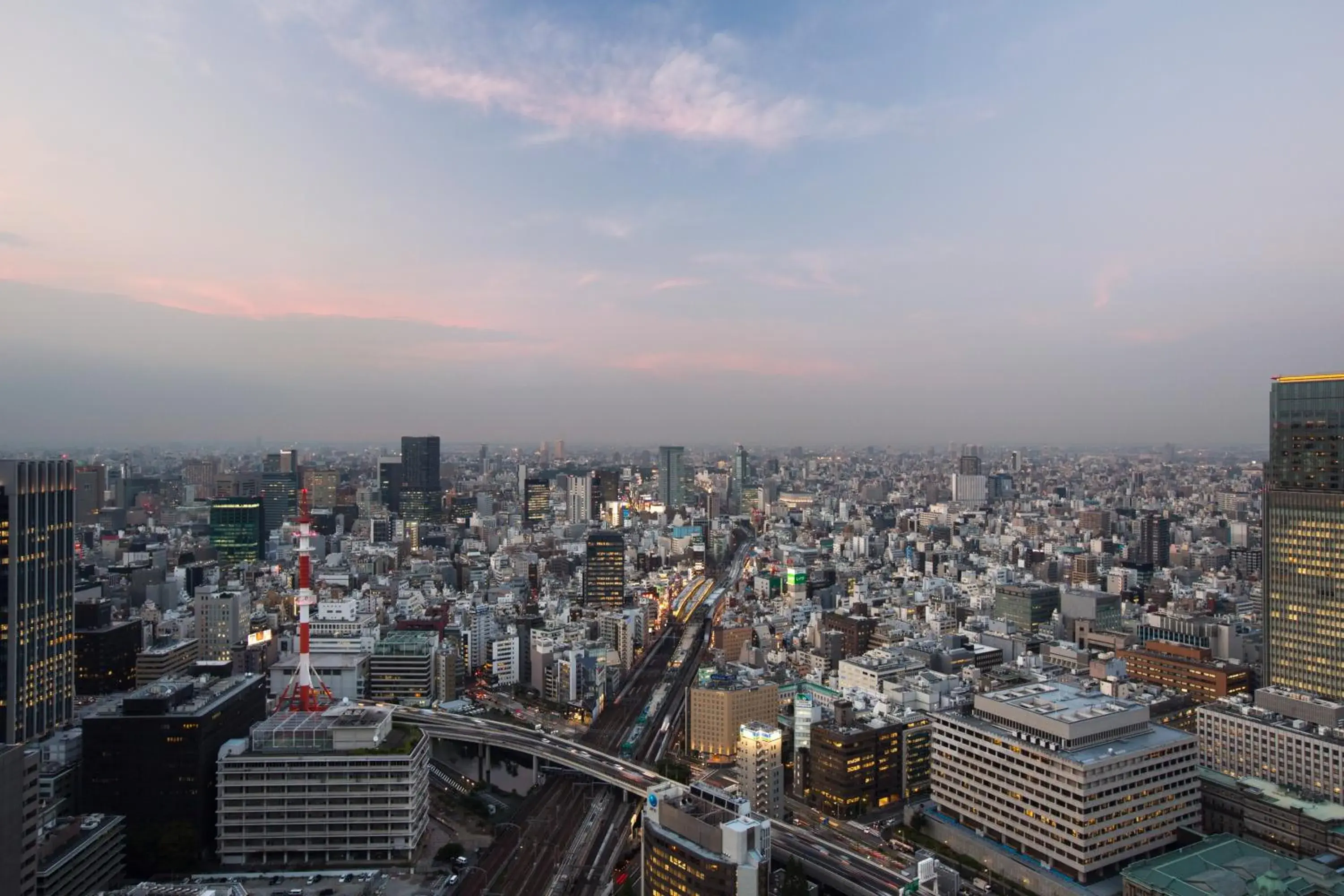 UTSUROI - Deluxe King Room - Non-Smoking in Hotel Metropolitan Tokyo Marunouchi UTSUROI - Deluxe King Room - Non-Smoking in Hotel Metropolitan Tokyo Marunouchi