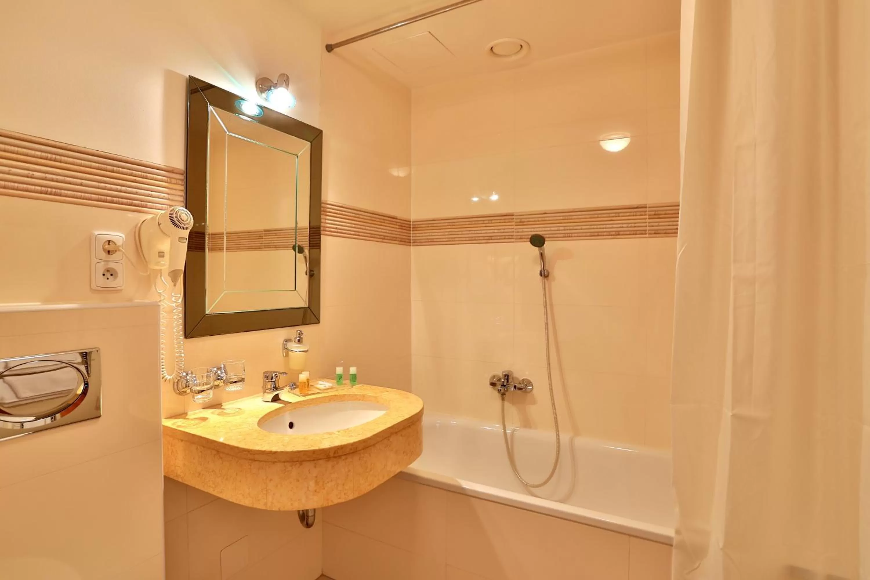 Toilet in Hotel Ariston Prague