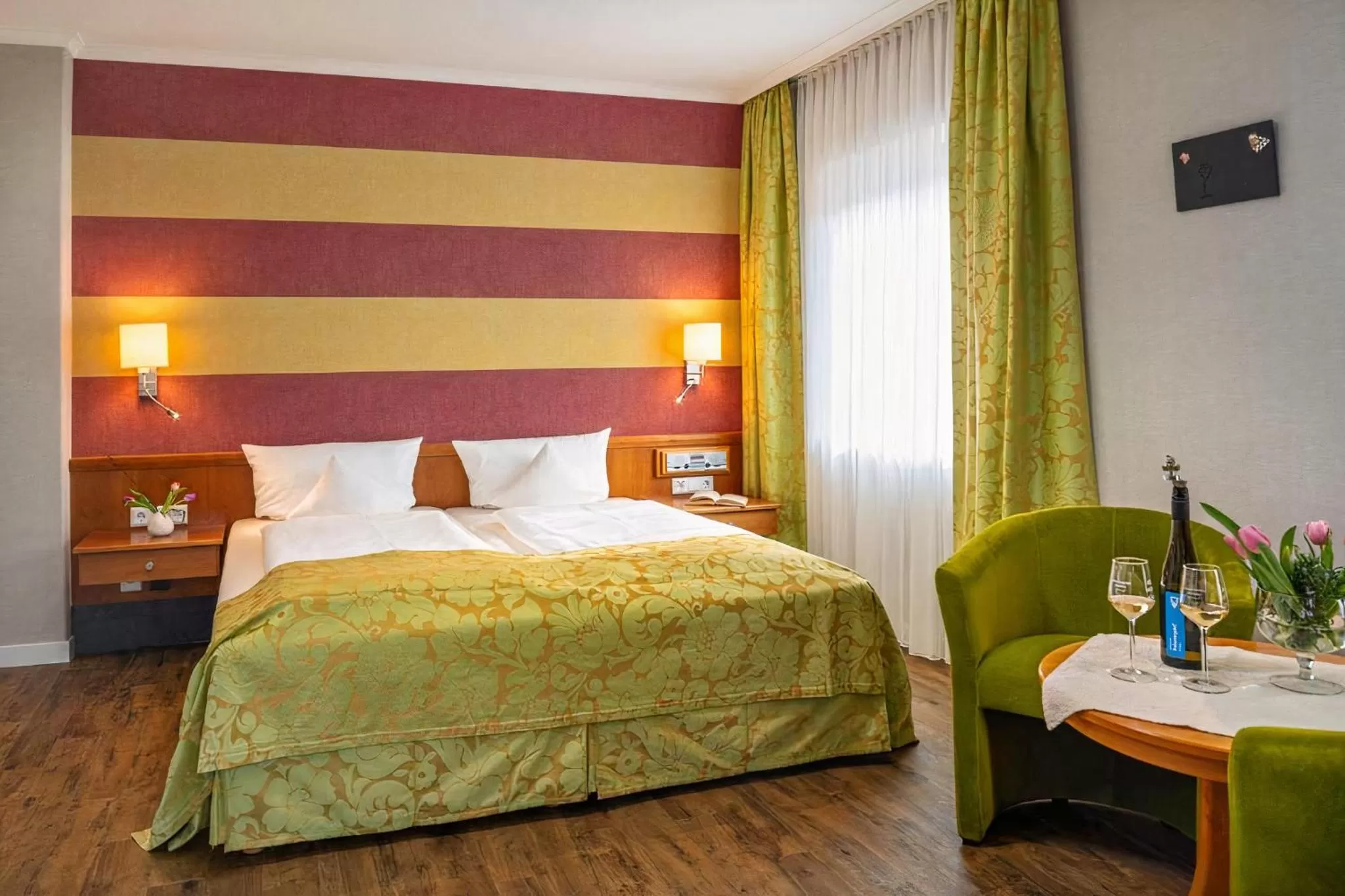 Bed in Weinhotel Landsknecht