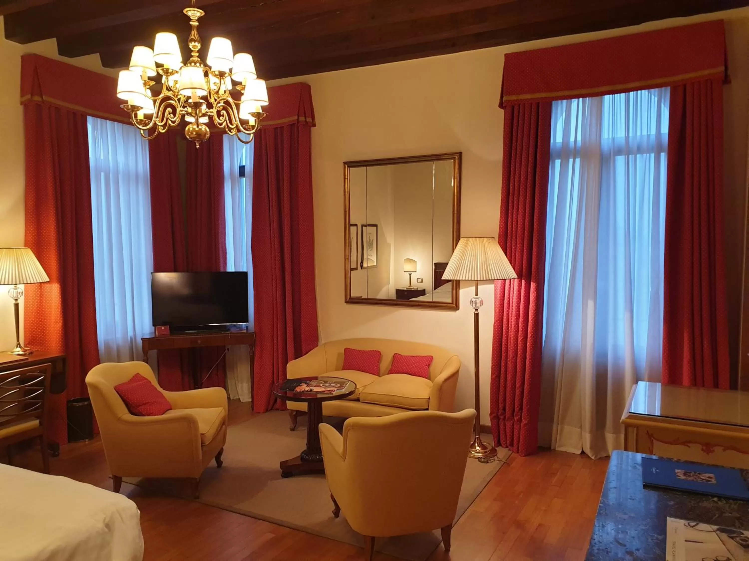 Bedroom in Hotel Villa Cipriani