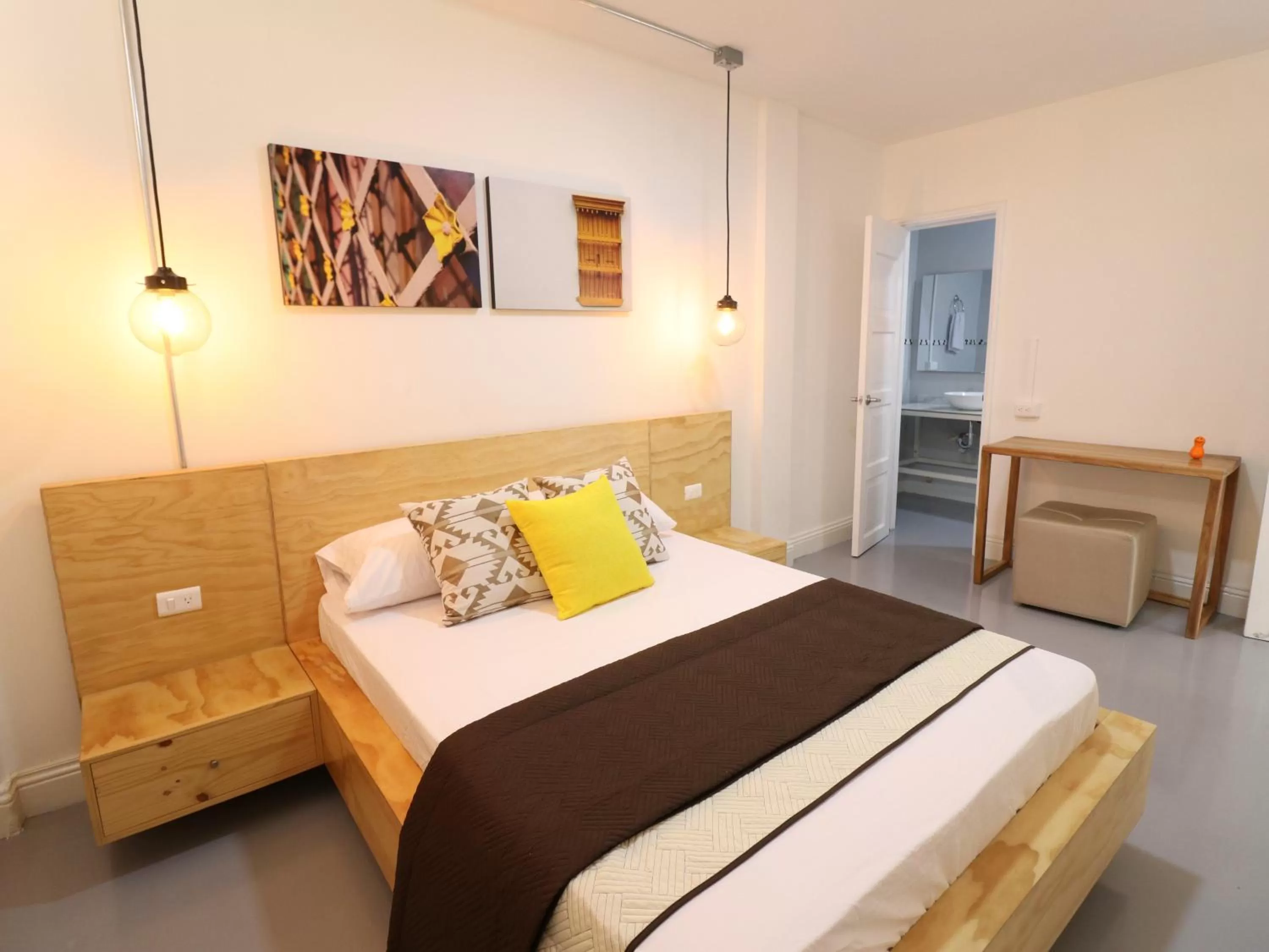 Bedroom, Bed in 554 Apartments