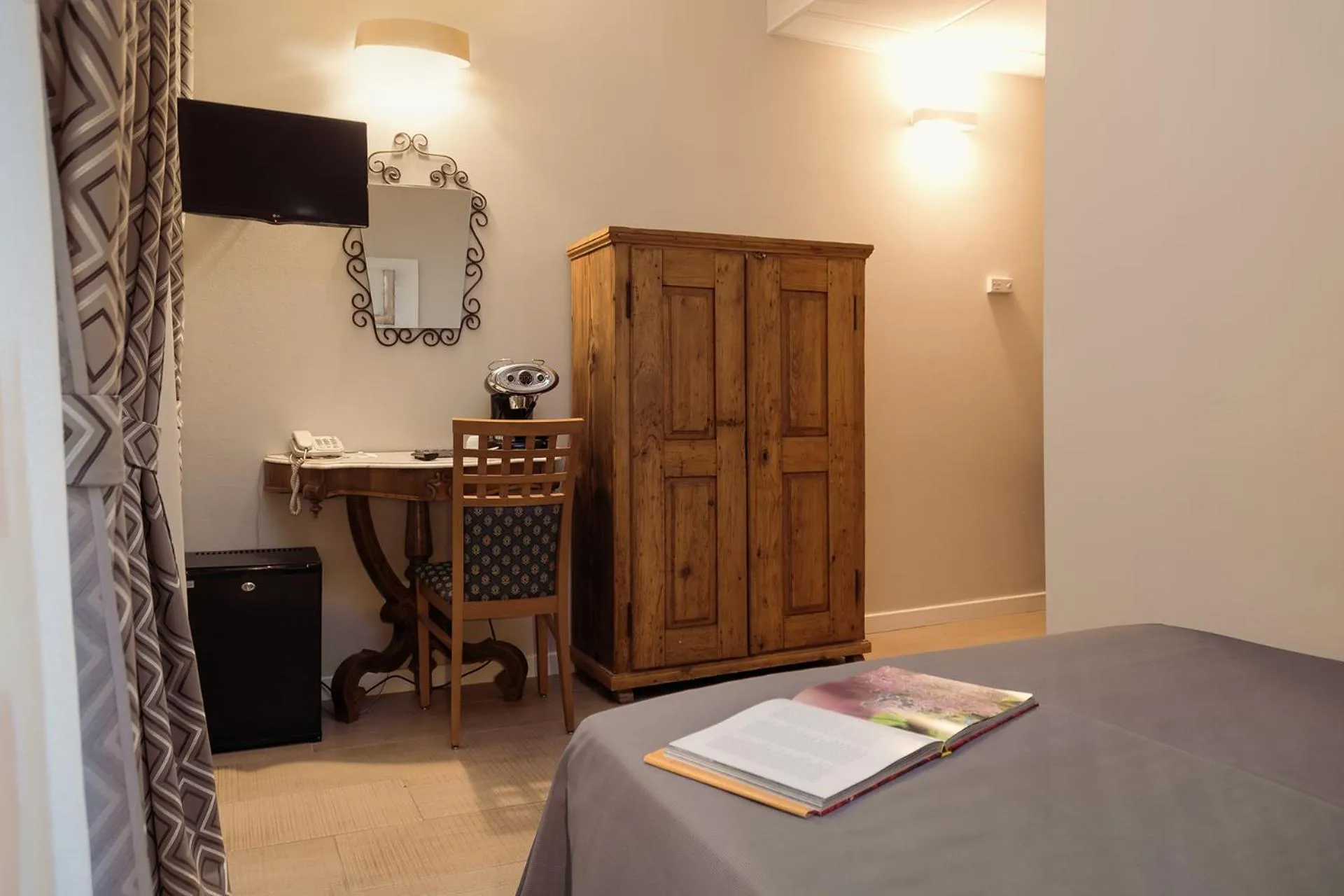 Photo of the whole room, Bed in Albergo Al Viale