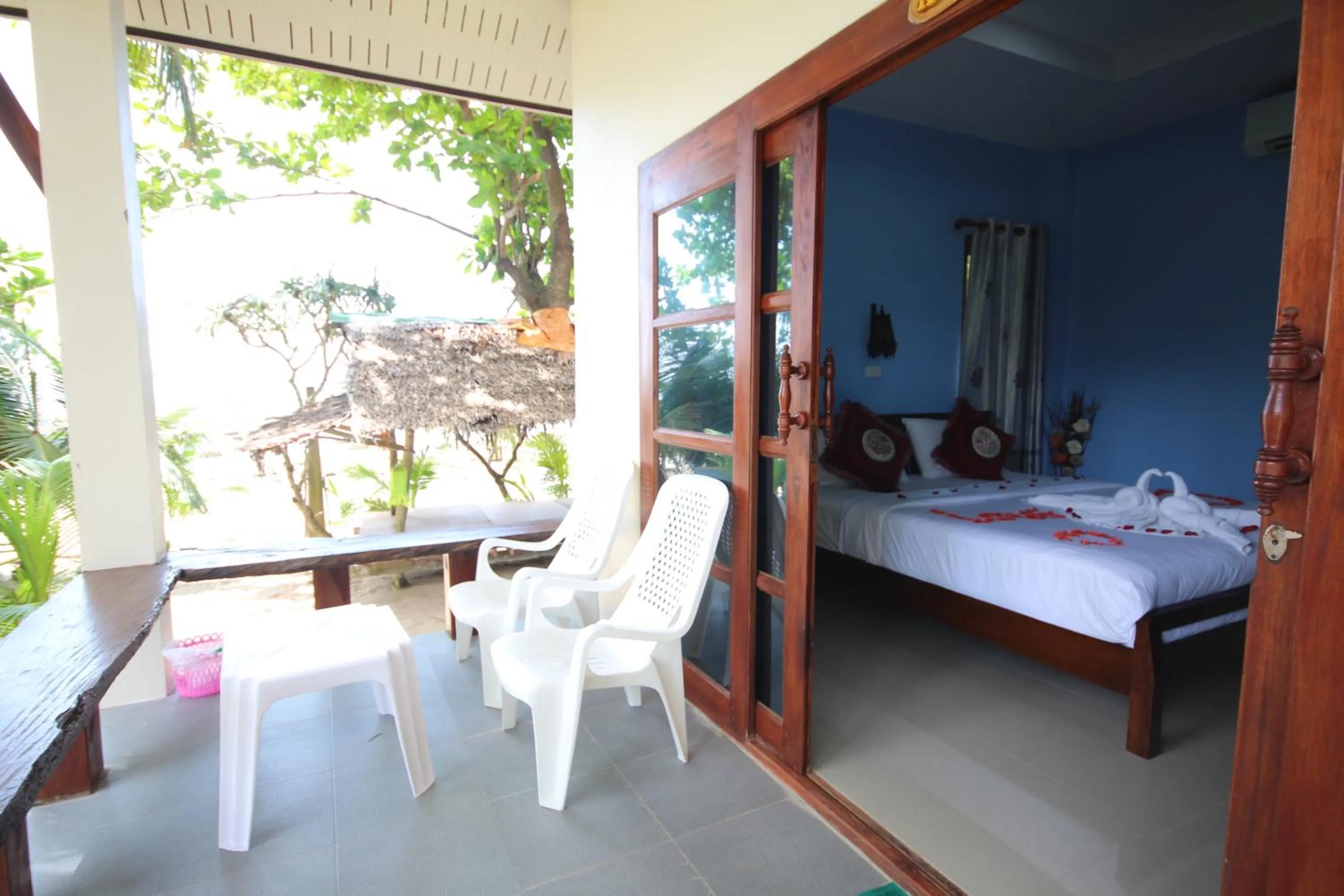 Patio, Bed in Lanta Family resort