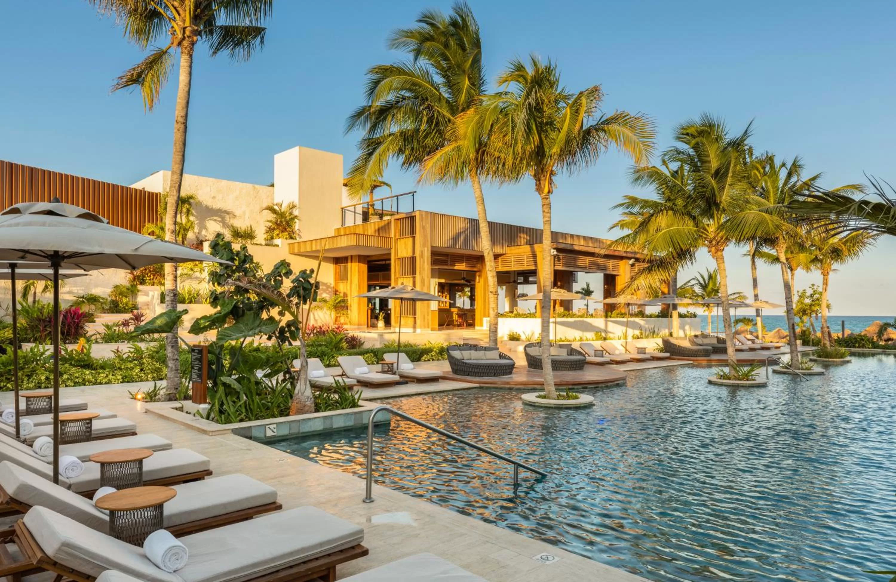 Swimming pool in Fairmont Mayakoba Riviera Maya - All Inclusive