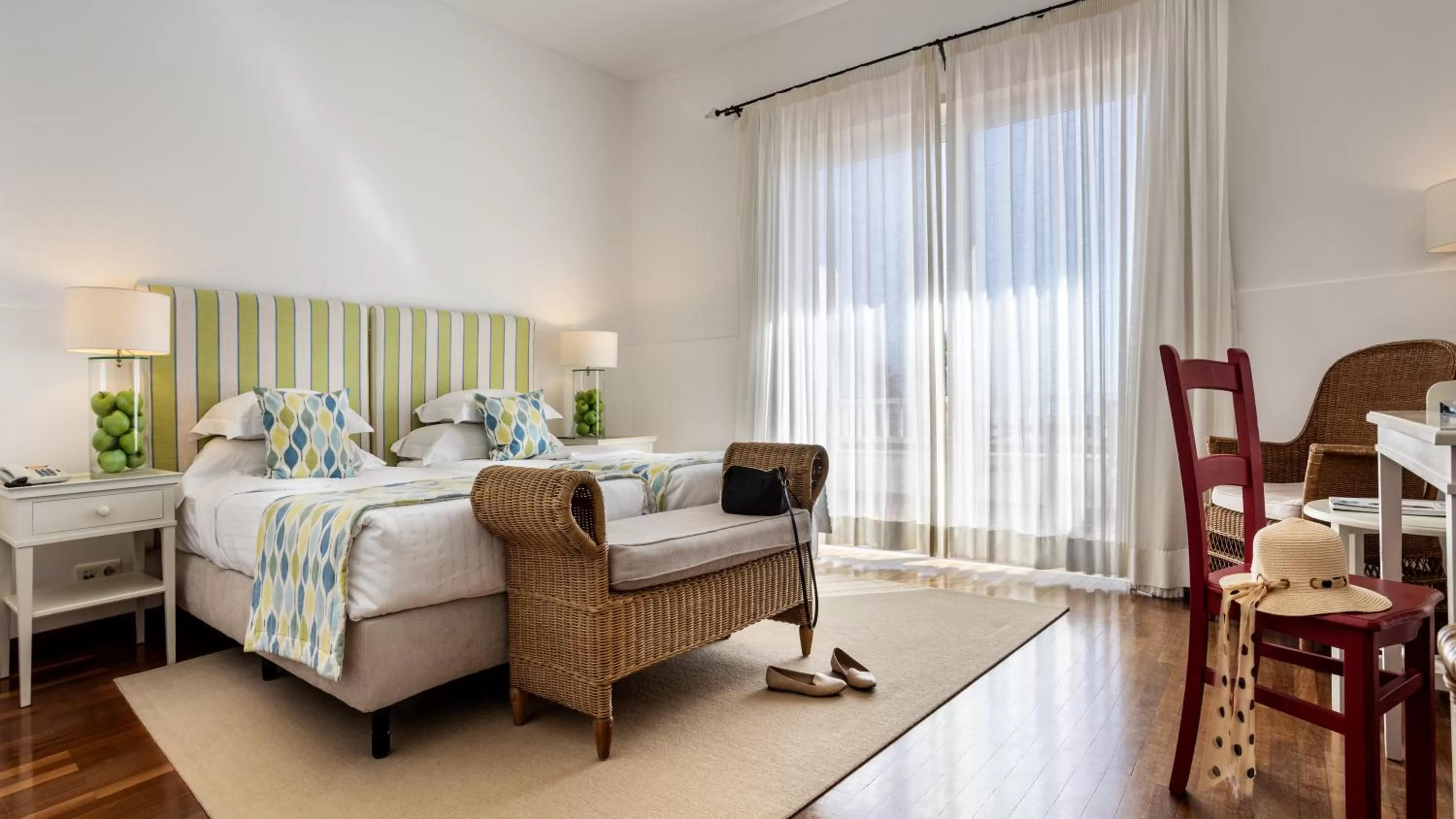 Photo of the whole room, Bed in Pousada de Sagres