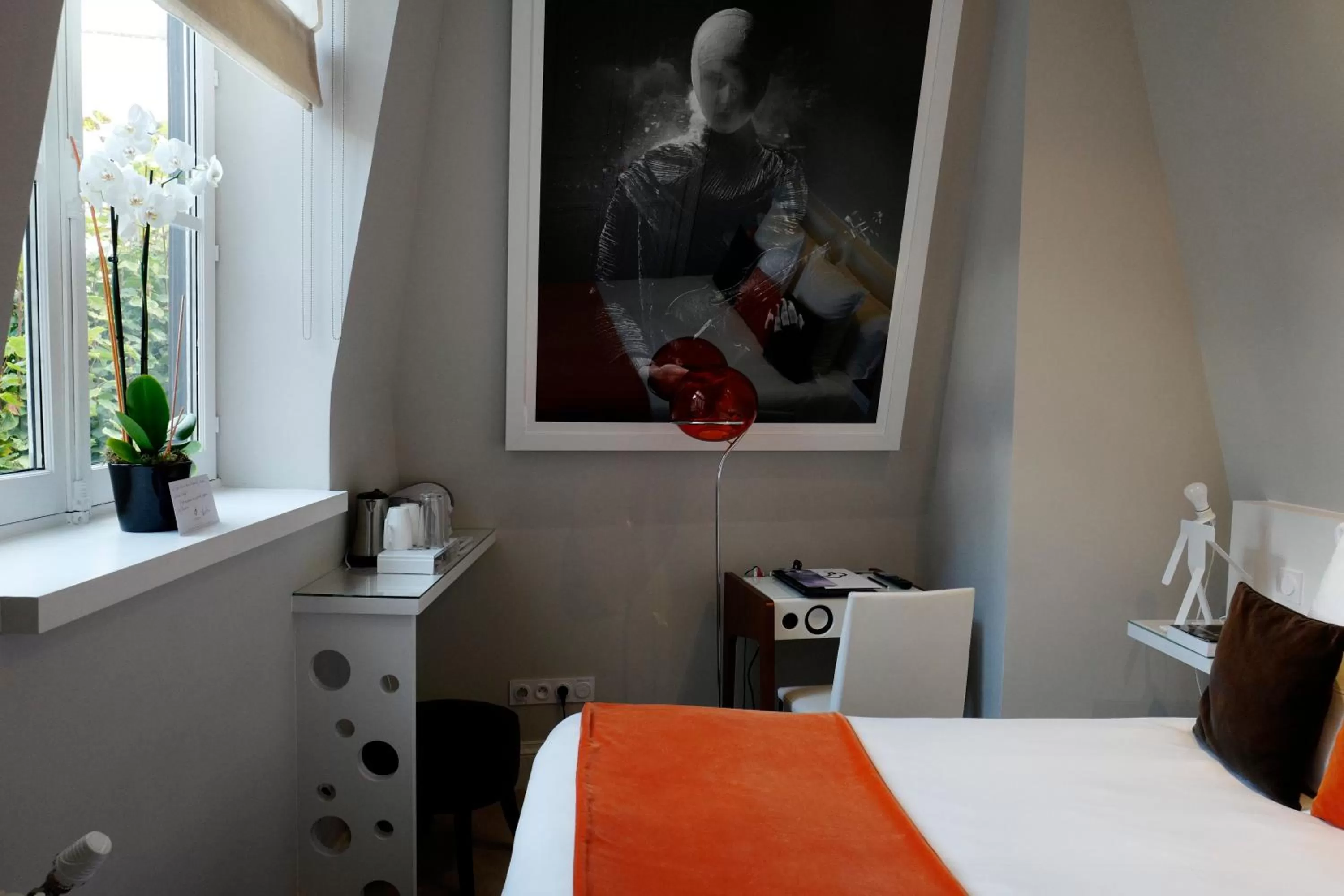 Property building, Bed in Clarance Hotel Lille