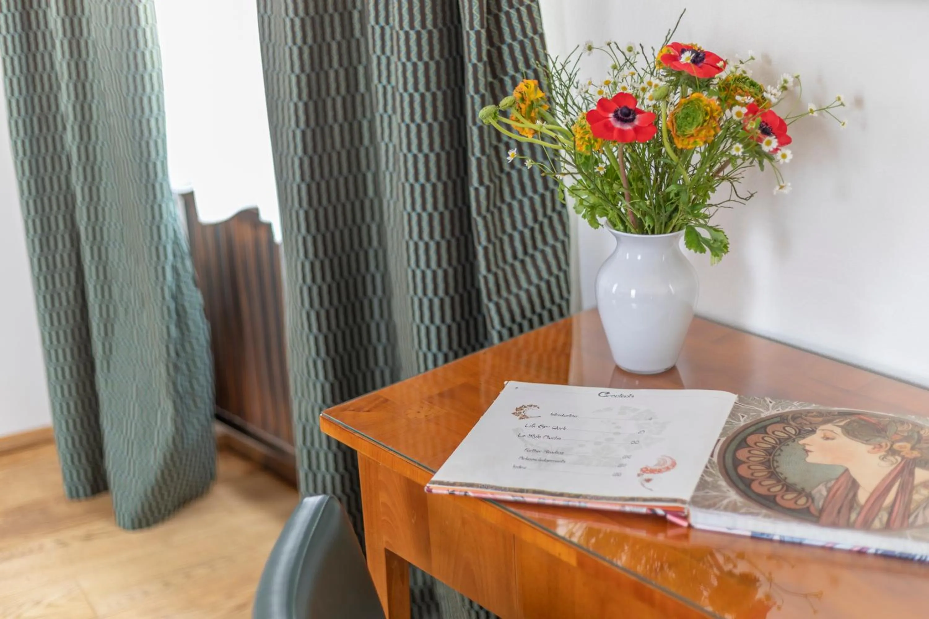 Seating area in Hotel At the Green Grape