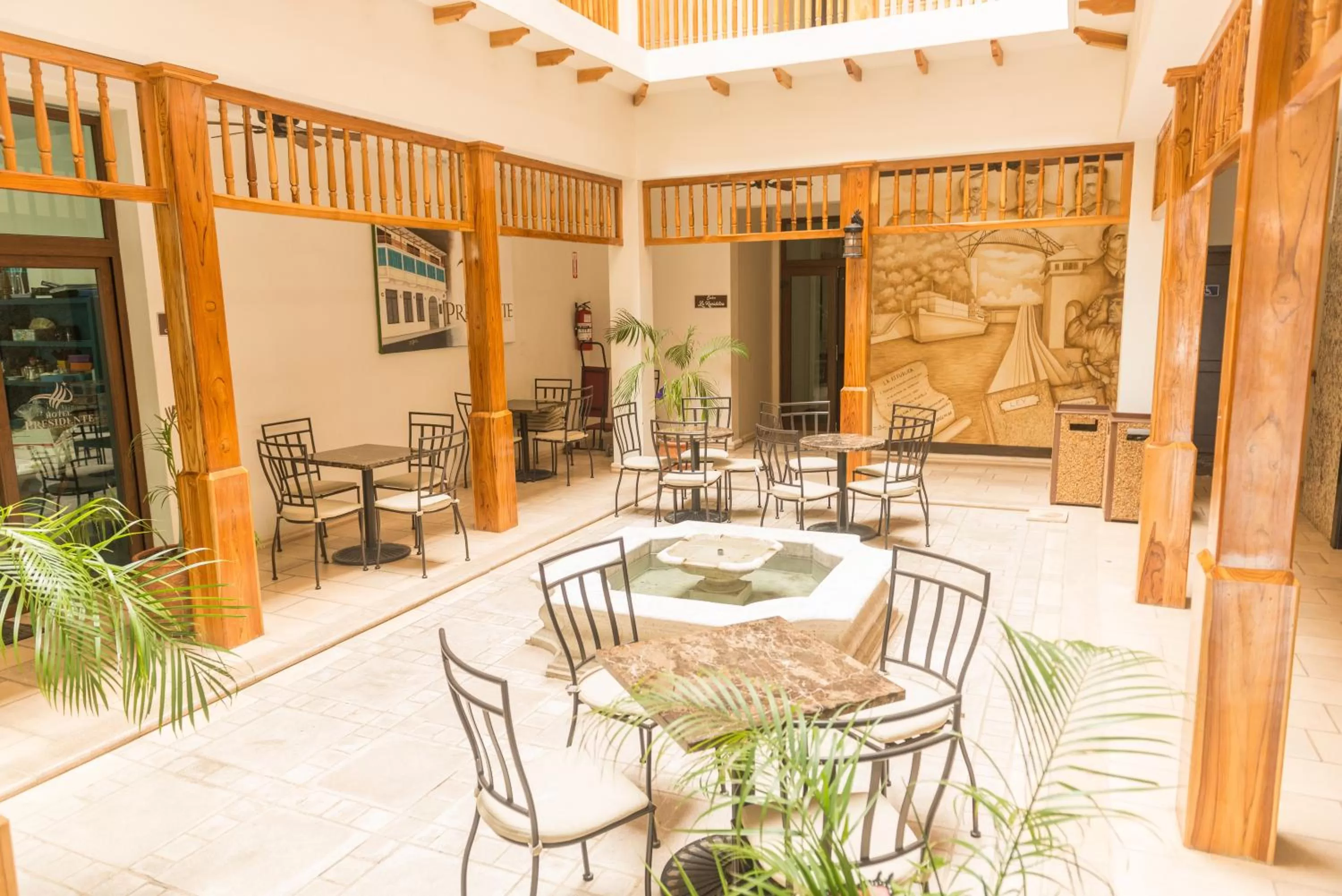 Restaurant/Places to Eat in Hotel Presidente Las Tablas