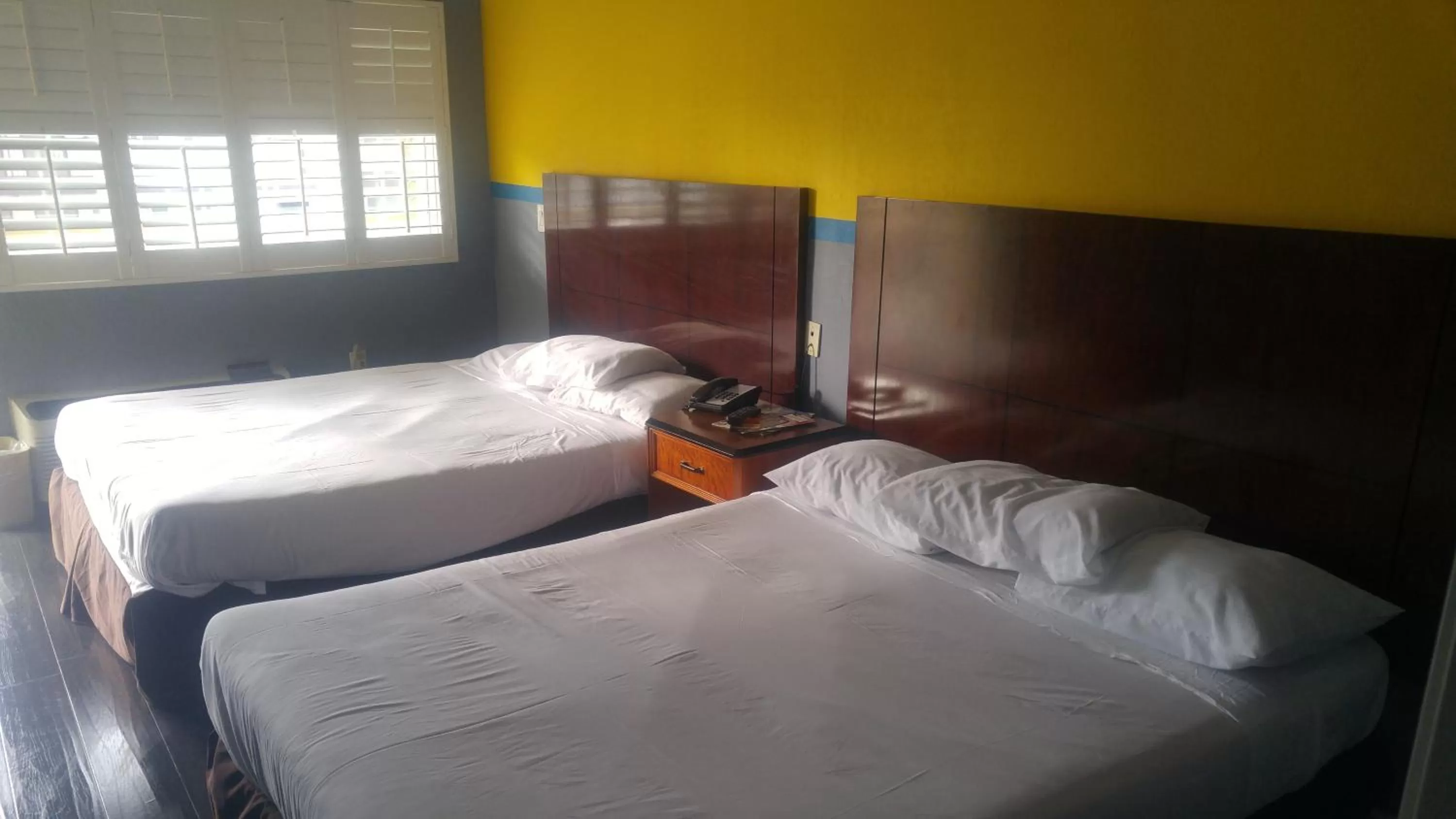 Bedroom, Bed in Riviera Motel