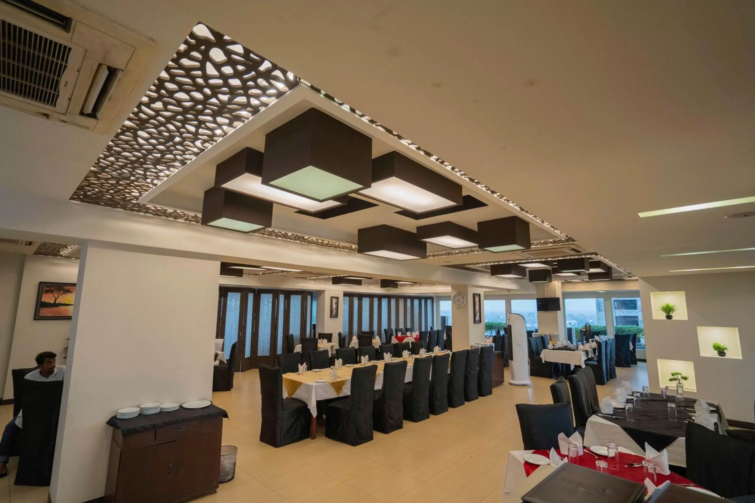 Restaurant/Places to Eat in Central Inn Dhaka City Centre