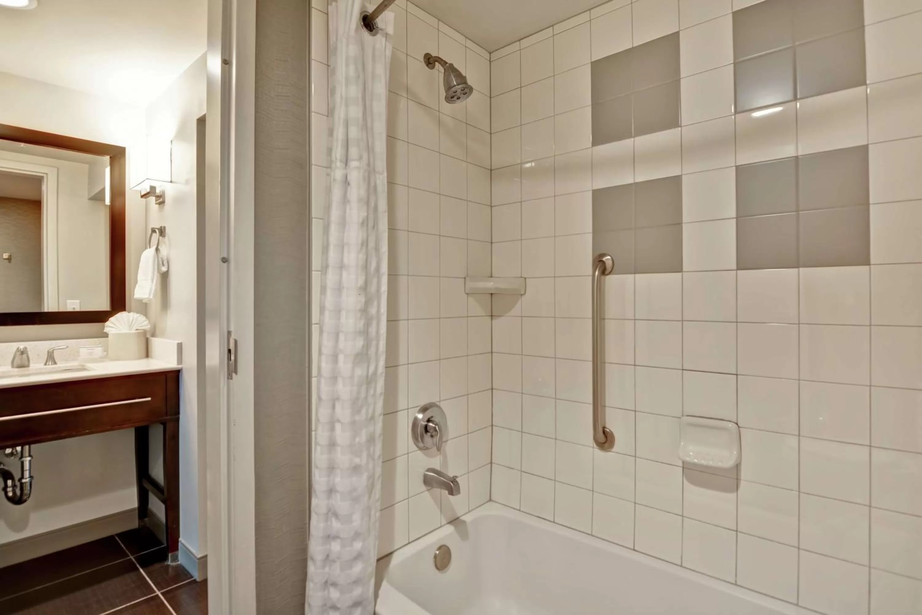 Bathroom in Homewood Suites TechRidge Parmer @ I-35