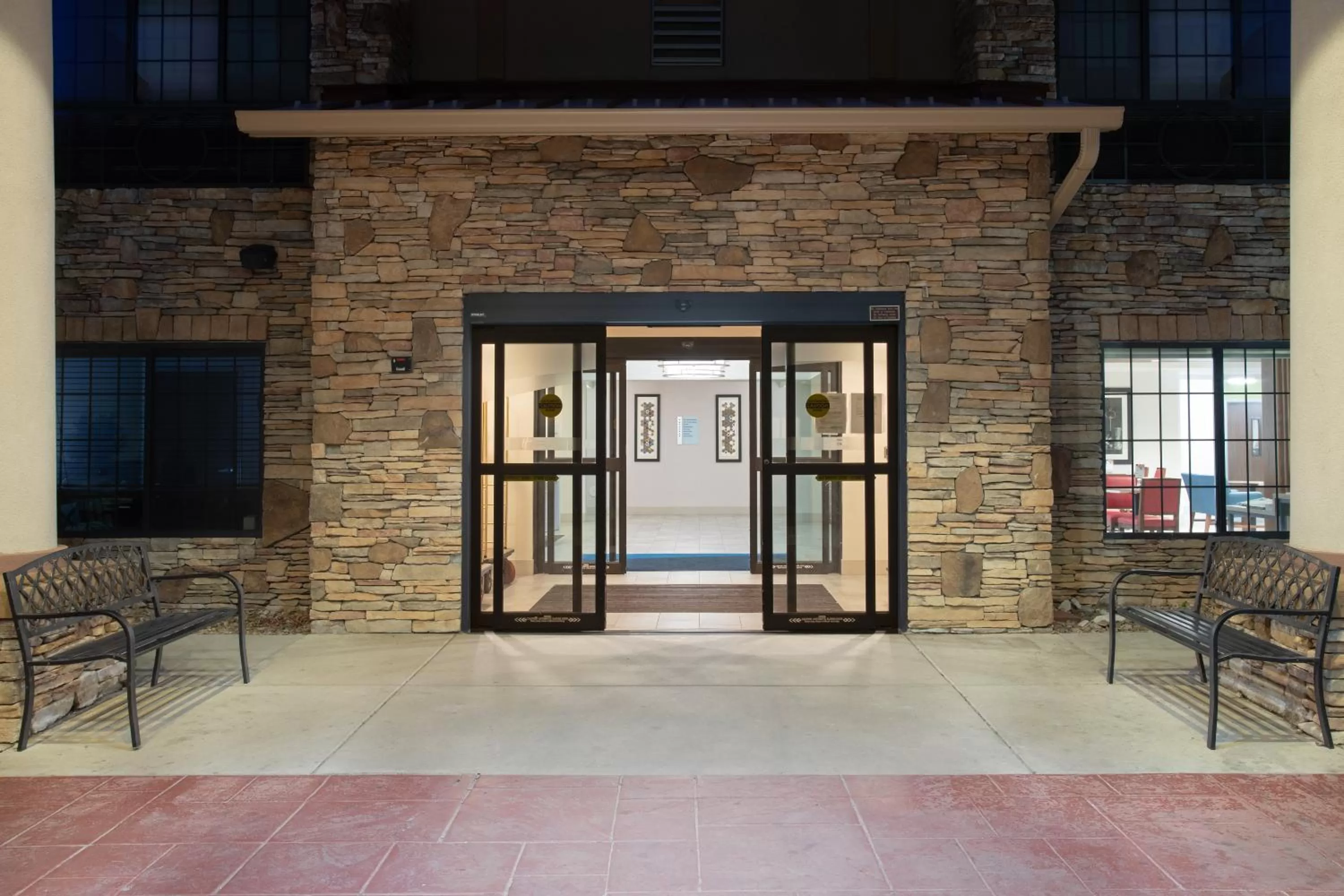 Facade/entrance in Holiday Inn Express Hotel & Suites Longmont by IHG