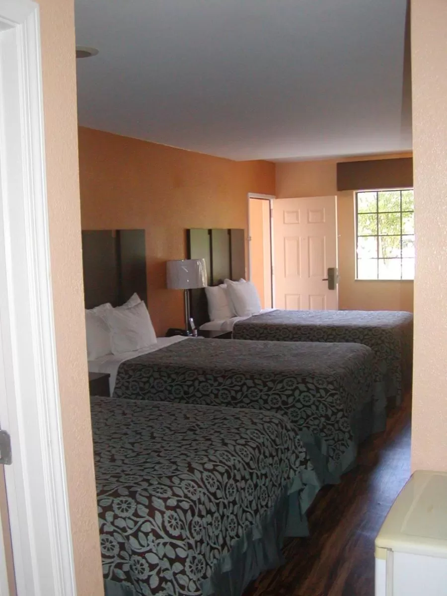 Photo of the whole room, Bed in Days Inn by Wyndham Marietta White Water