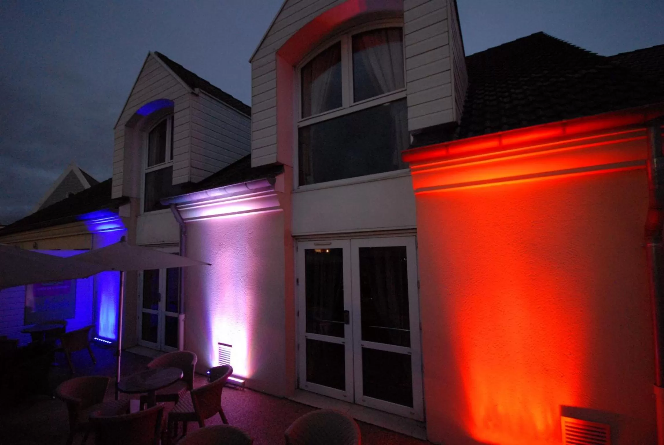 Facade/entrance in Logis L'Orée de Chartres - Barjouville