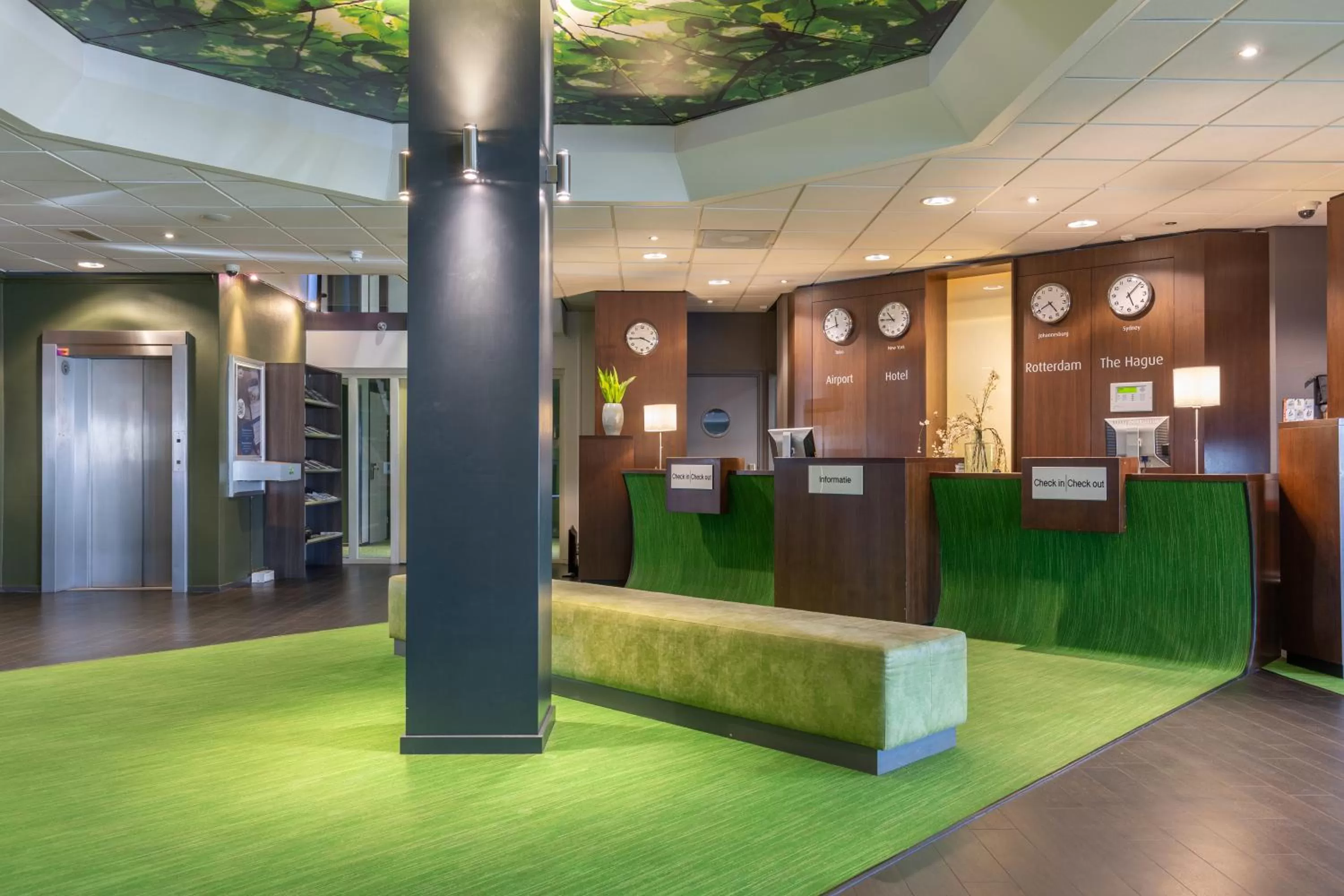 Lobby or reception in Amrâth Airport Hotel Rotterdam