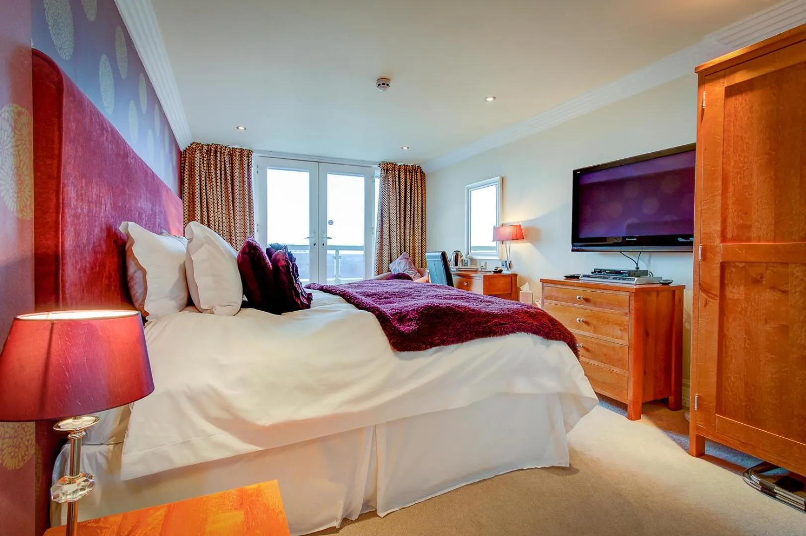 Deluxe Double or Twin Room with Sea View - single occupancy in Number One South Beach