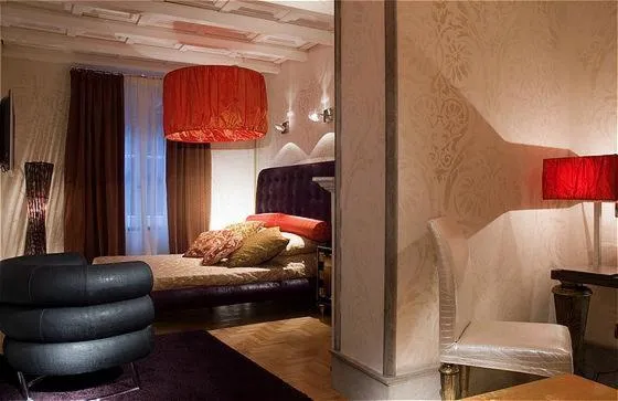 Bed in The Inn at the Roman Forum Luxury Collection - The Inn At The Roman Forum