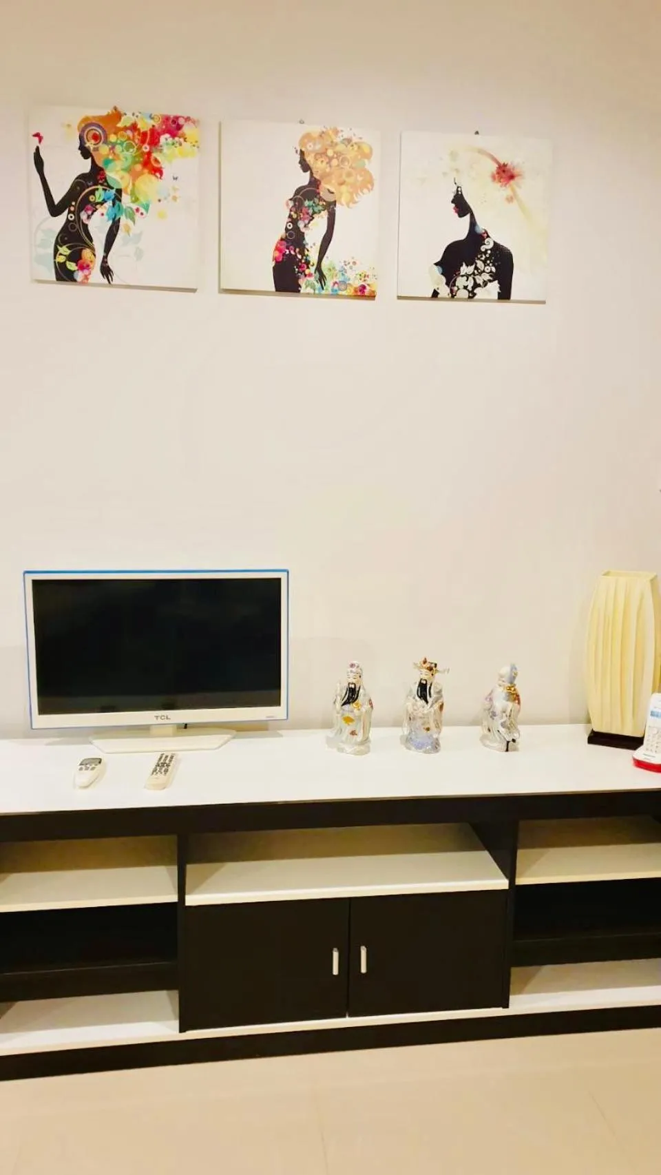 TV and multimedia in Siray House