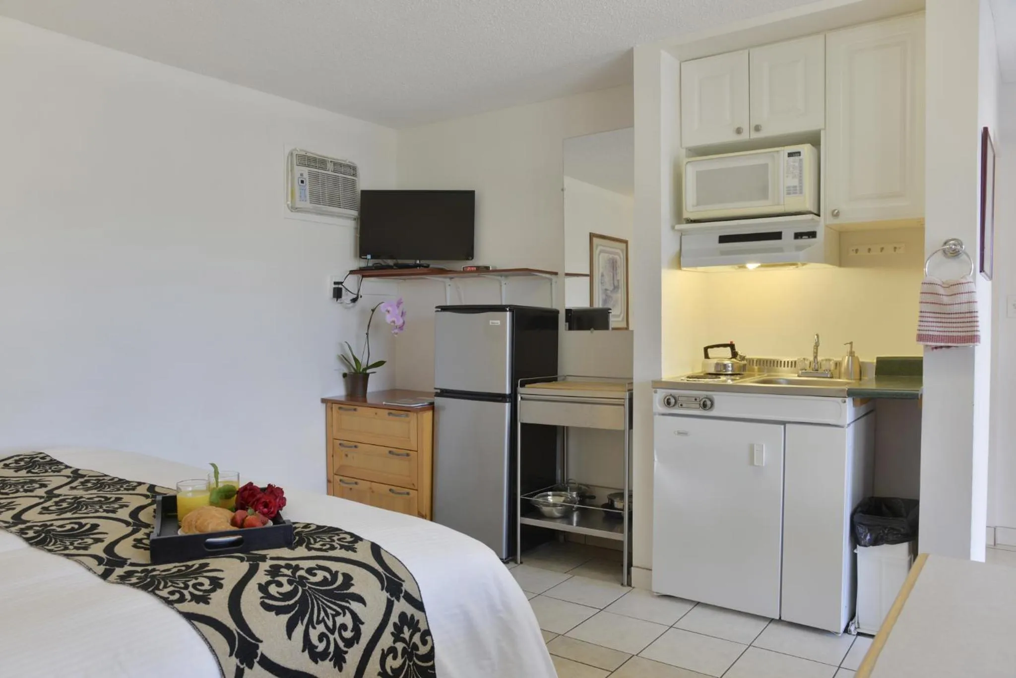 Kitchen or kitchenette, Bed in Valley Star Motel
