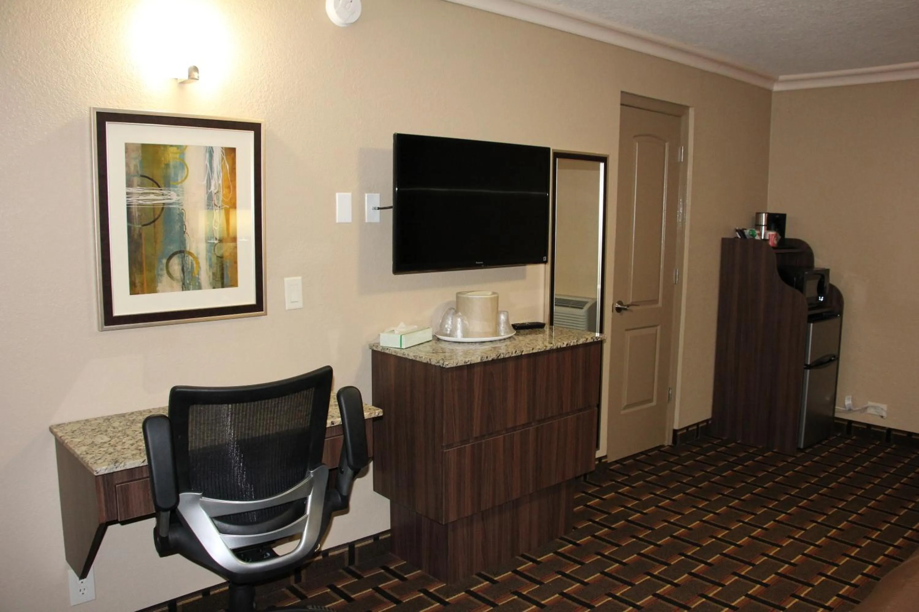 Photo of the whole room in Budget Inn Lake Wales