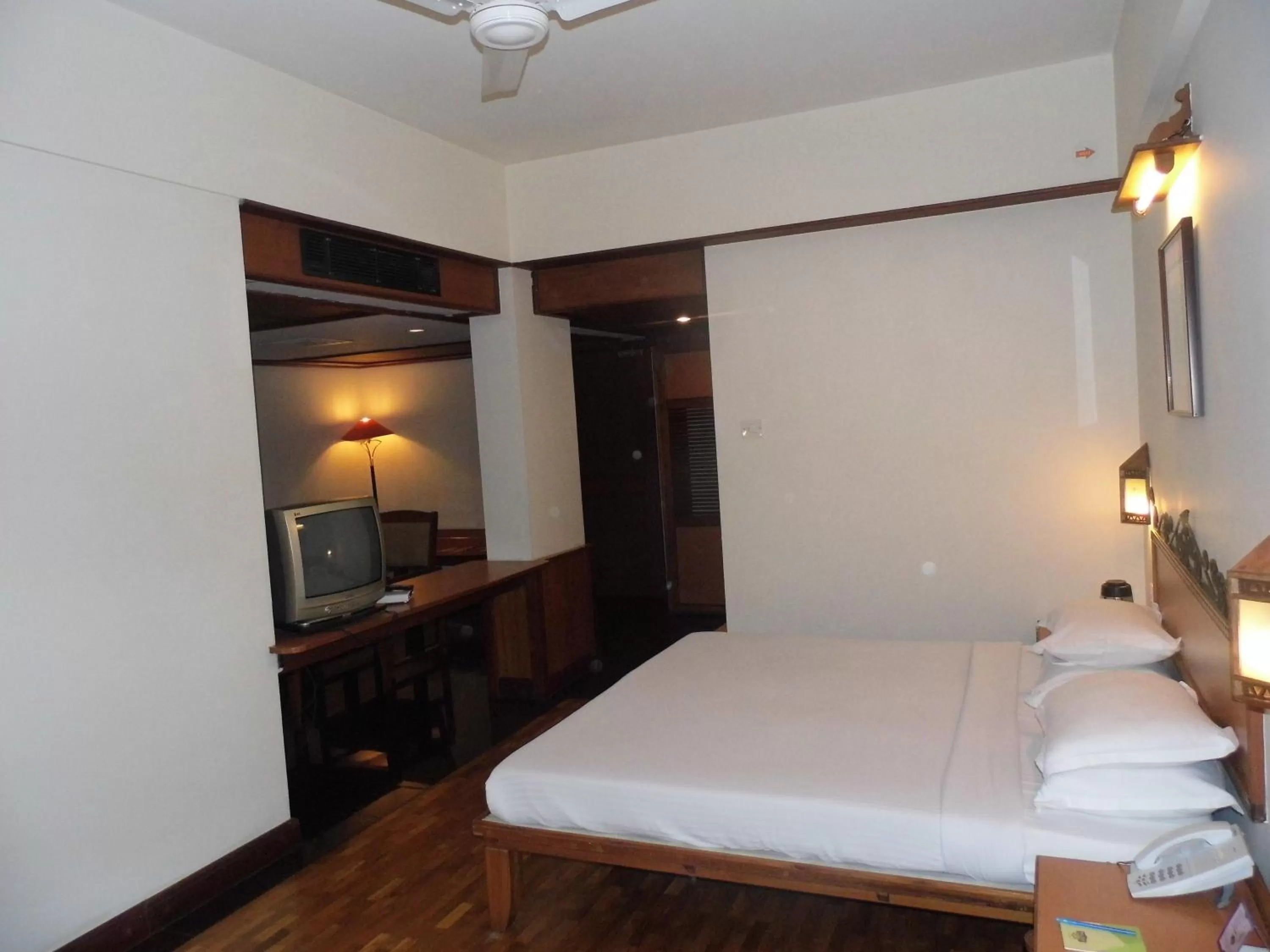 Bedroom, Bed in Keys Select by Lemon Tree Hotels, Malabar Gate, Kozhikode