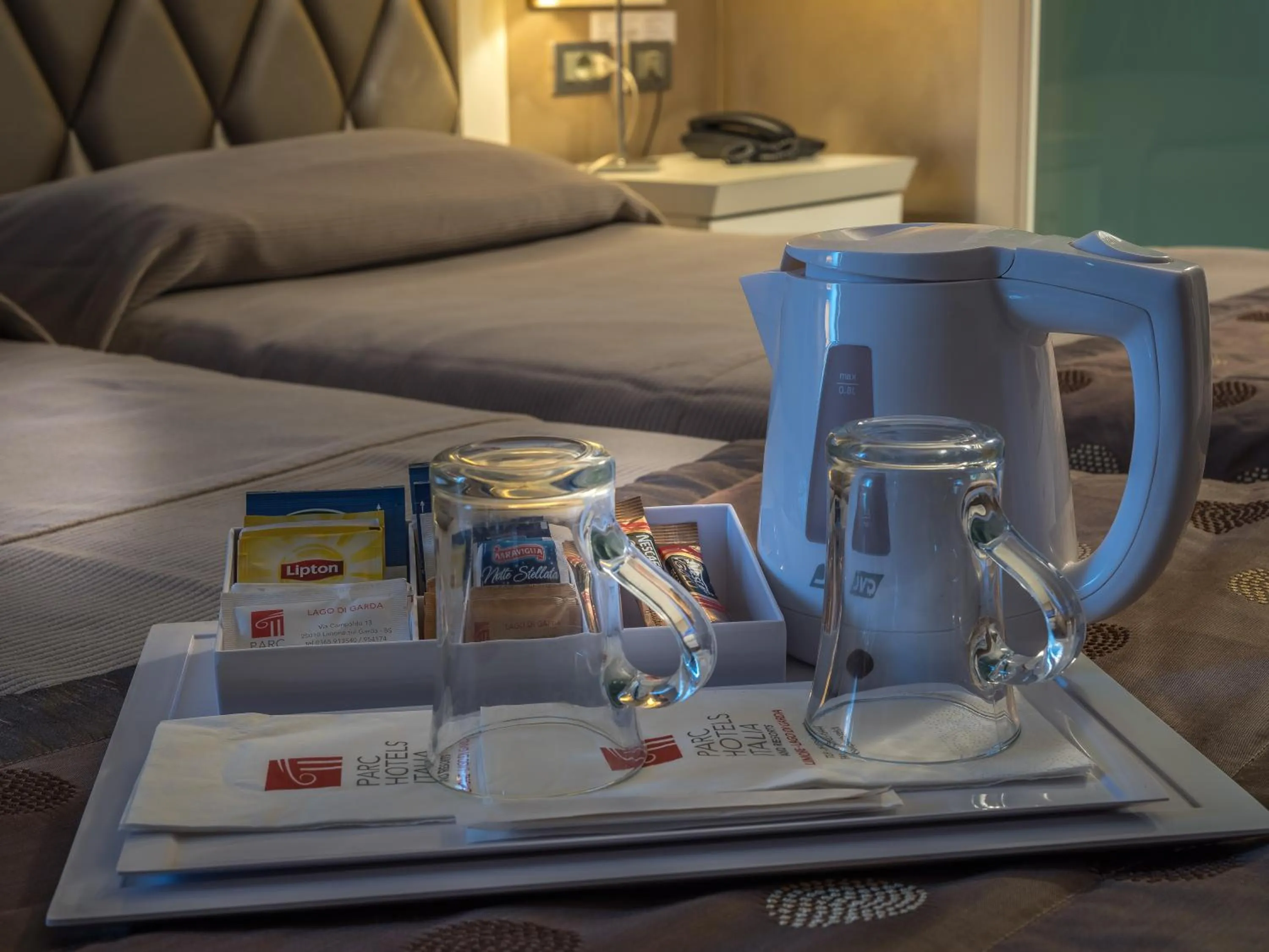 Coffee/tea facilities, Bed in Parc Hotel Gritti