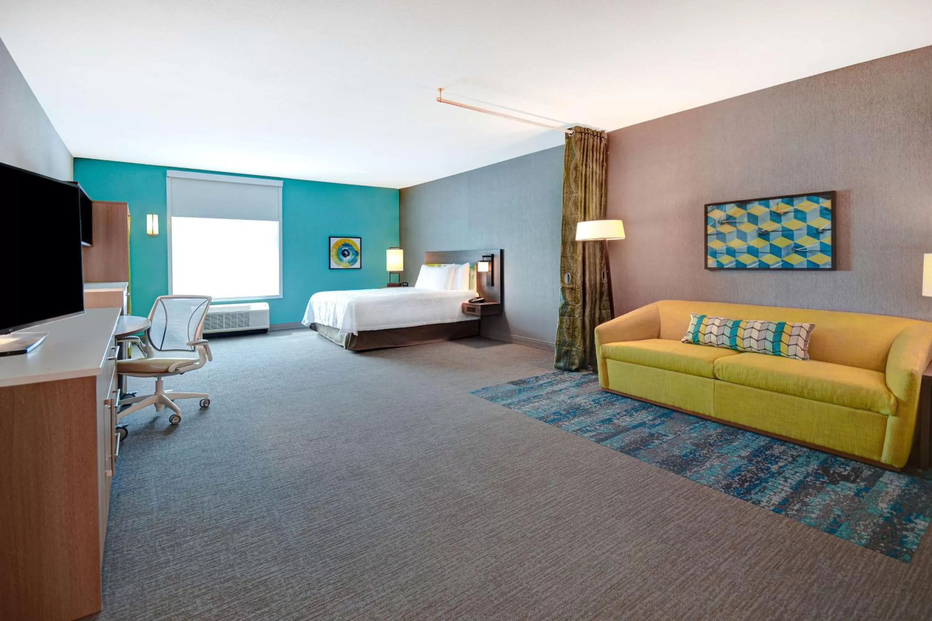 Living room, Bed in Home2 Suites By Hilton Tucson Downtown