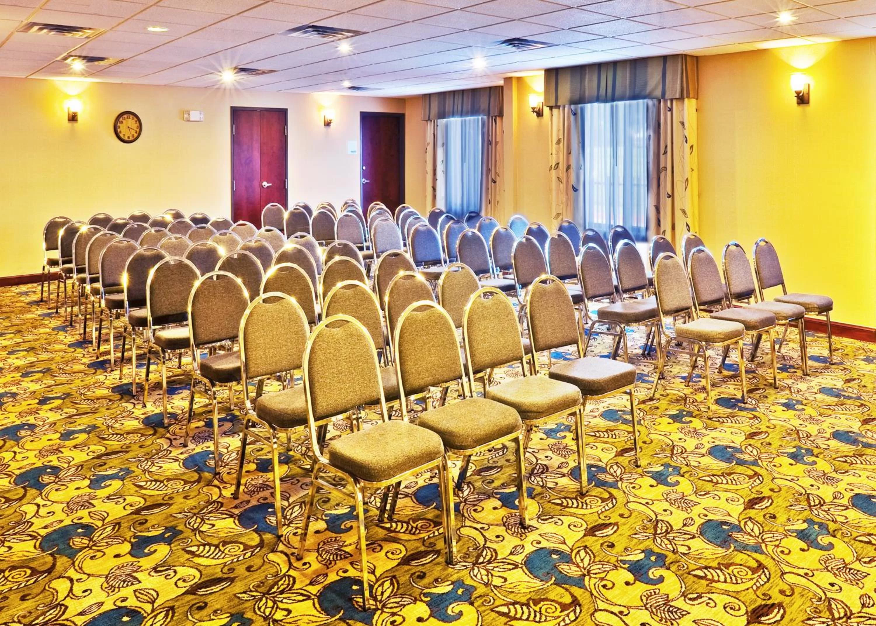Meeting/conference room in Holiday Inn Express Ponca City by IHG