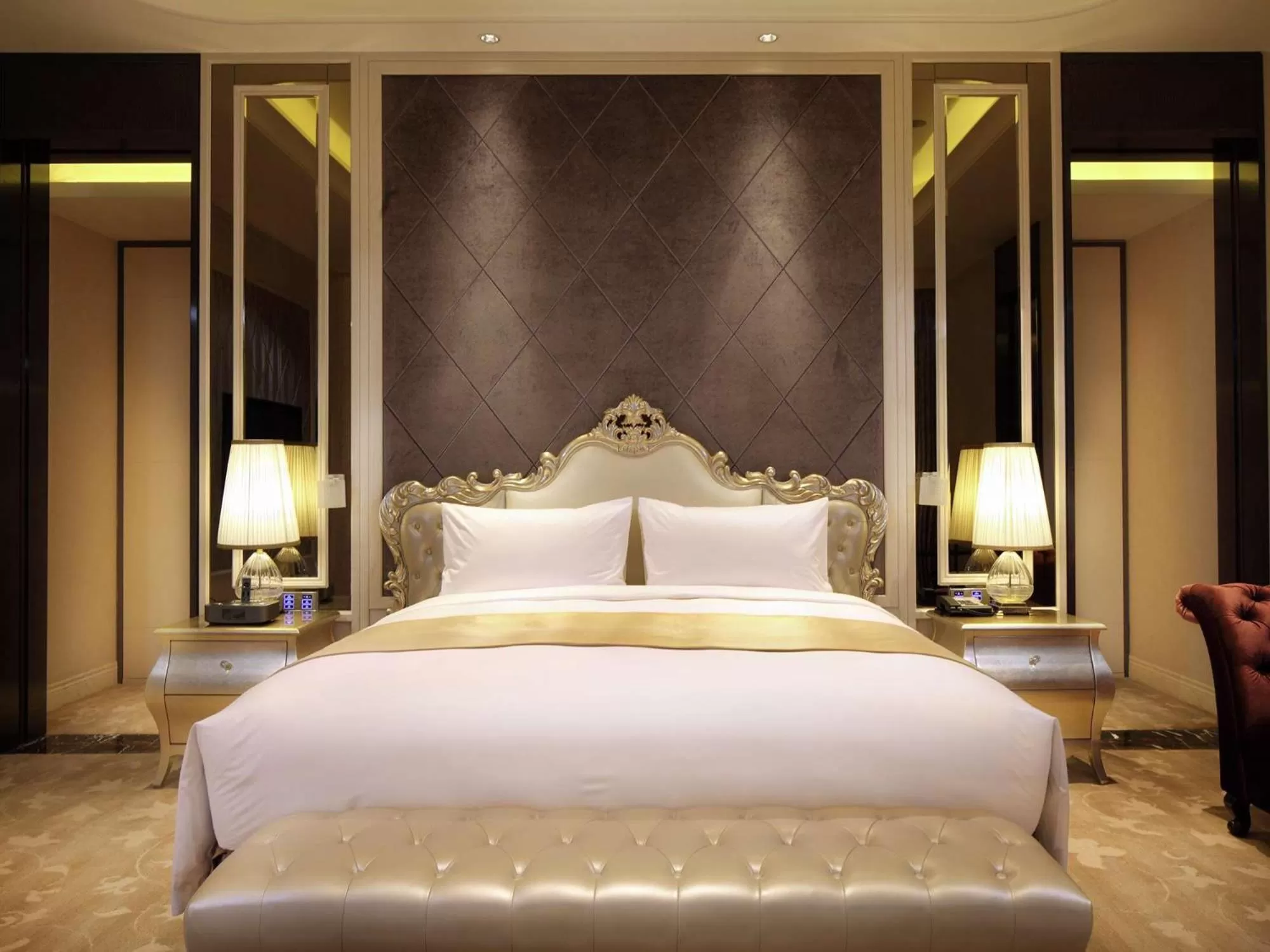 Bed in DoubleTree by Hilton Guangzhou - Near Beijing Road Pedestrian Street