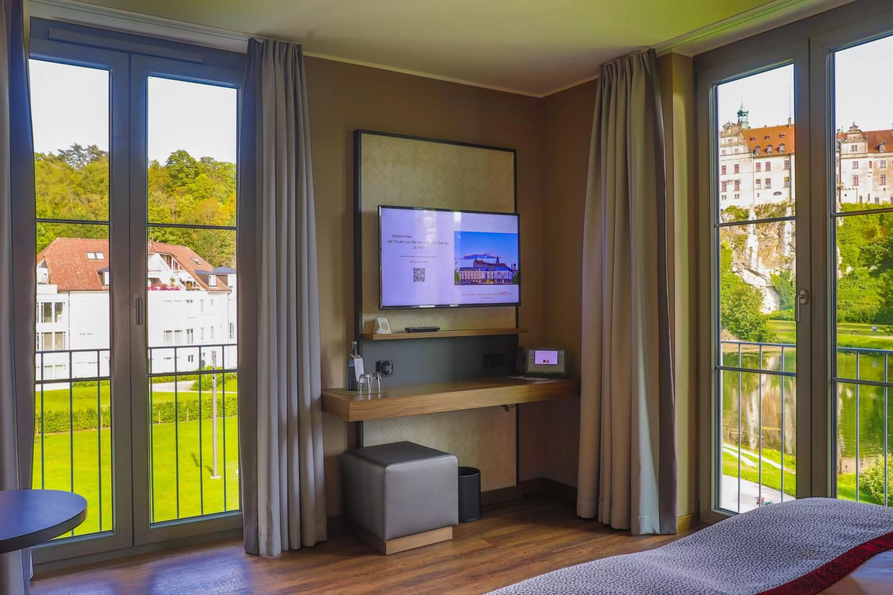 View (from property/room), Bed in Karls Hotel