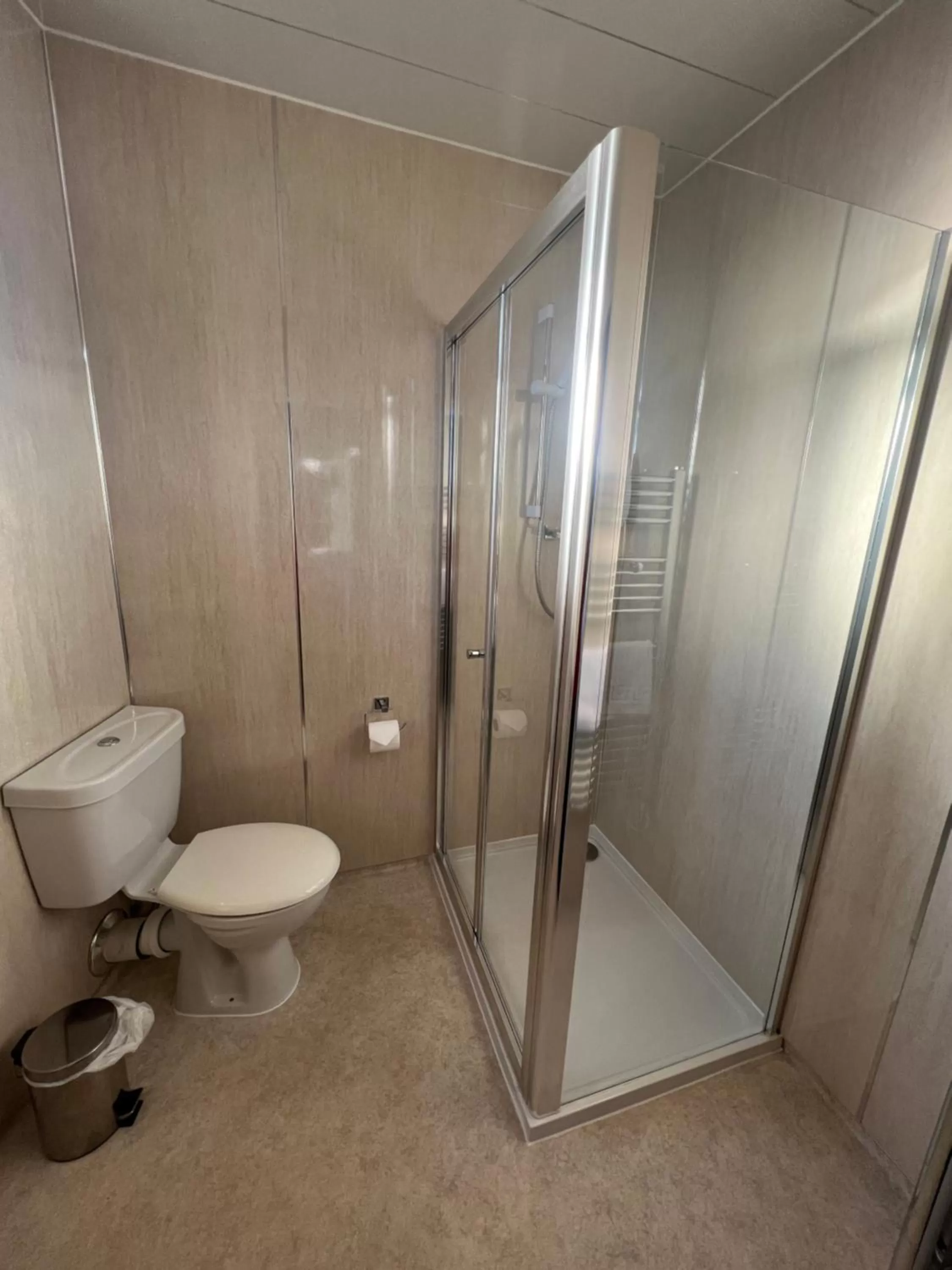 Bathroom in Links Lets Room Only