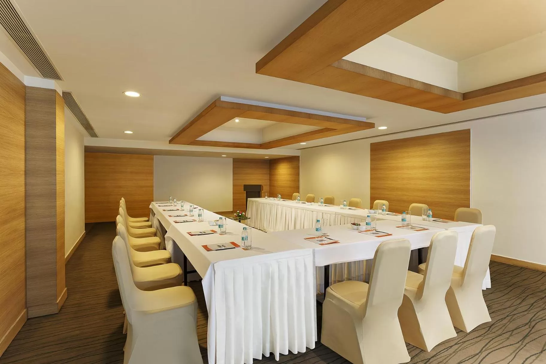Banquet/Function facilities in Hometel Roorkee