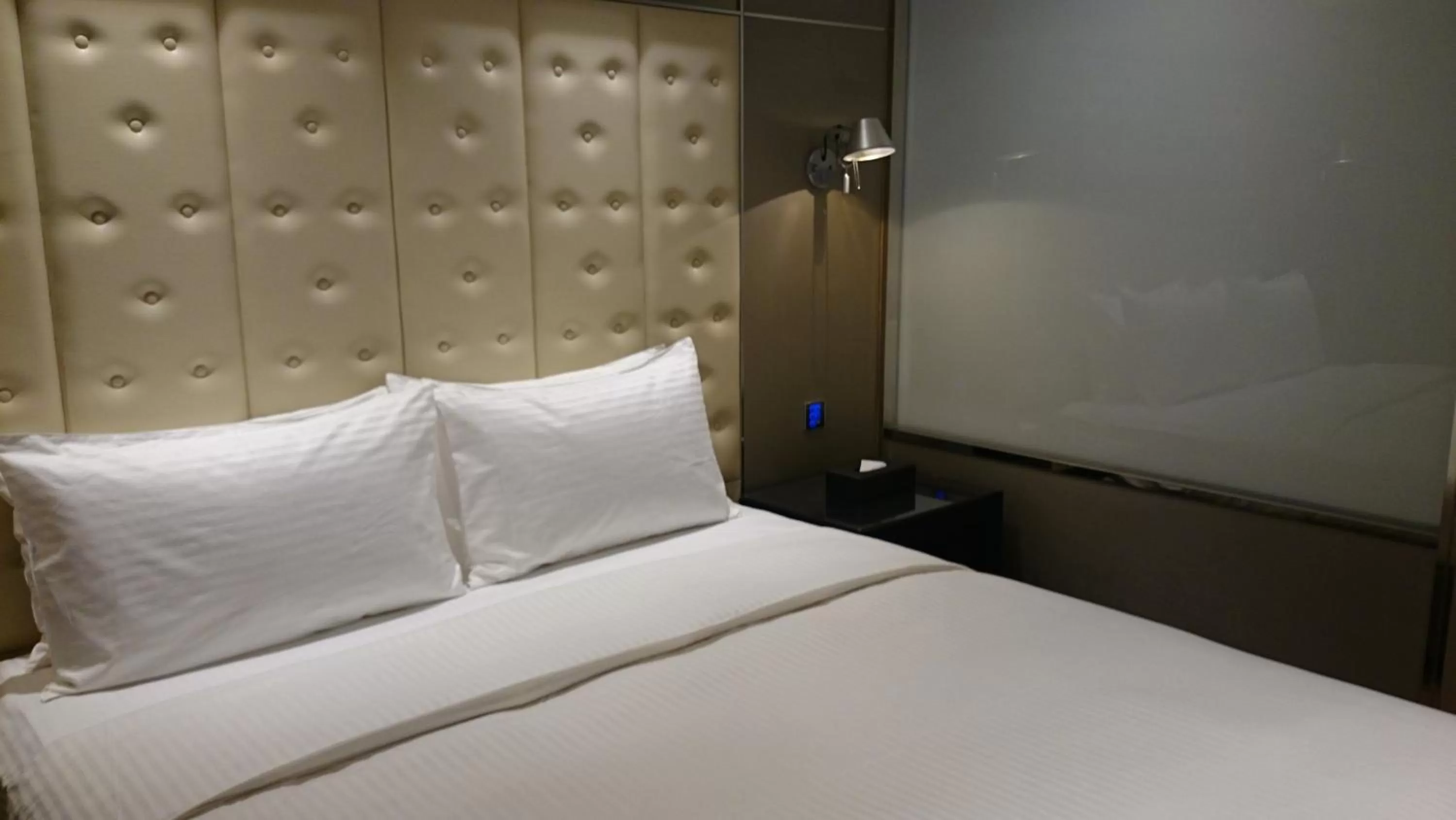 Bed in The Cloud Hotel