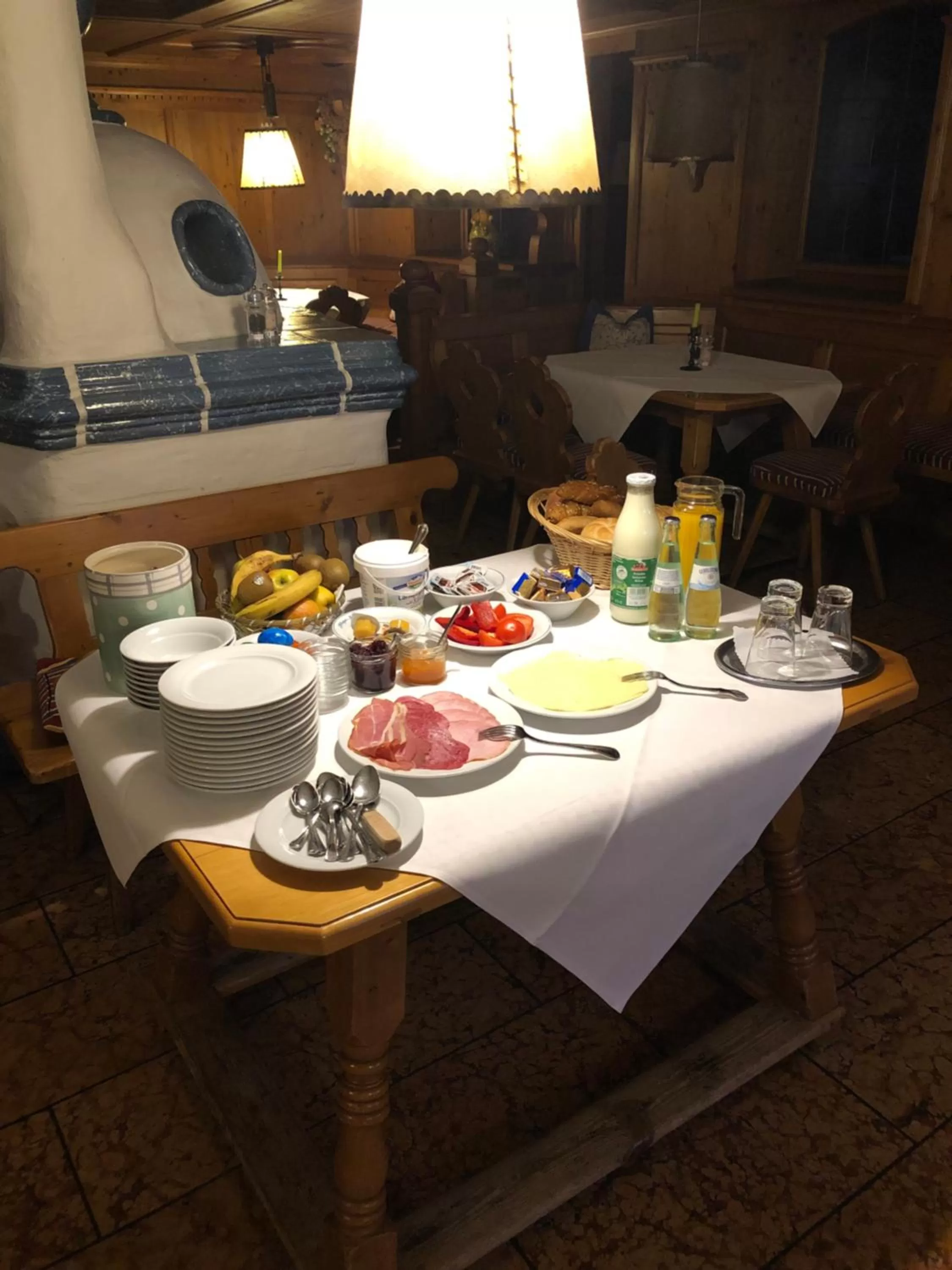 Breakfast in Hotel Pflieger